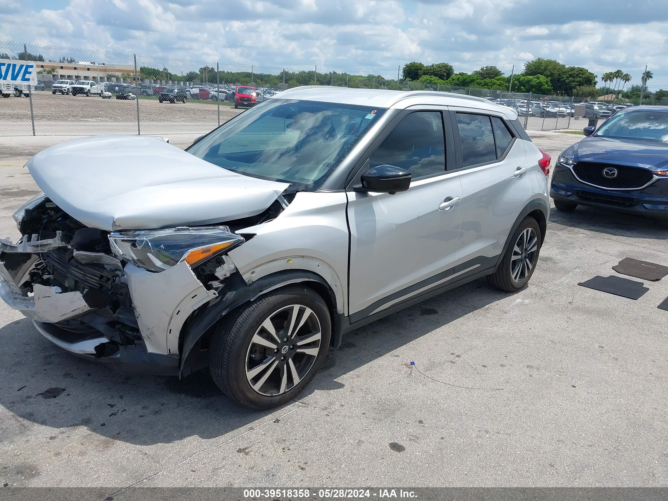 Photo 1 VIN: 3N1CP5CU7JL535127 - NISSAN KICKS 