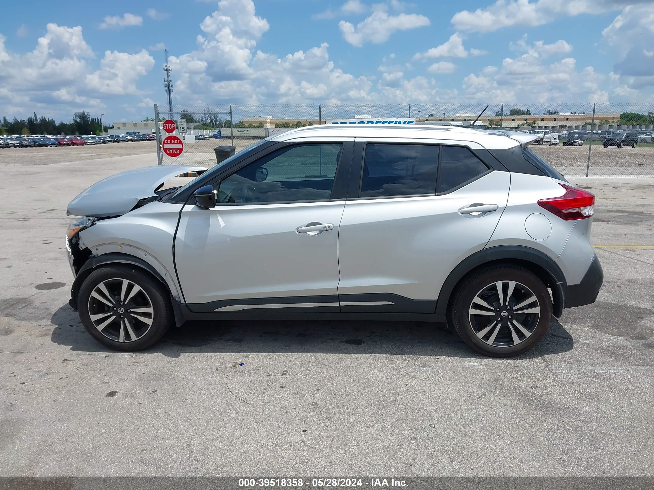 Photo 14 VIN: 3N1CP5CU7JL535127 - NISSAN KICKS 