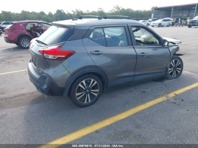 Photo 3 VIN: 3N1CP5CU7JL535421 - NISSAN KICKS 