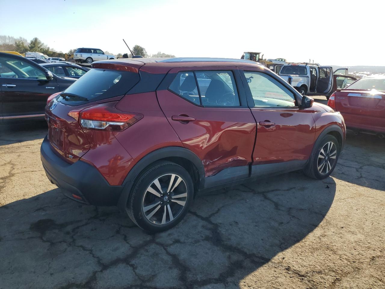 Photo 2 VIN: 3N1CP5CU7JL536018 - NISSAN KICKS 