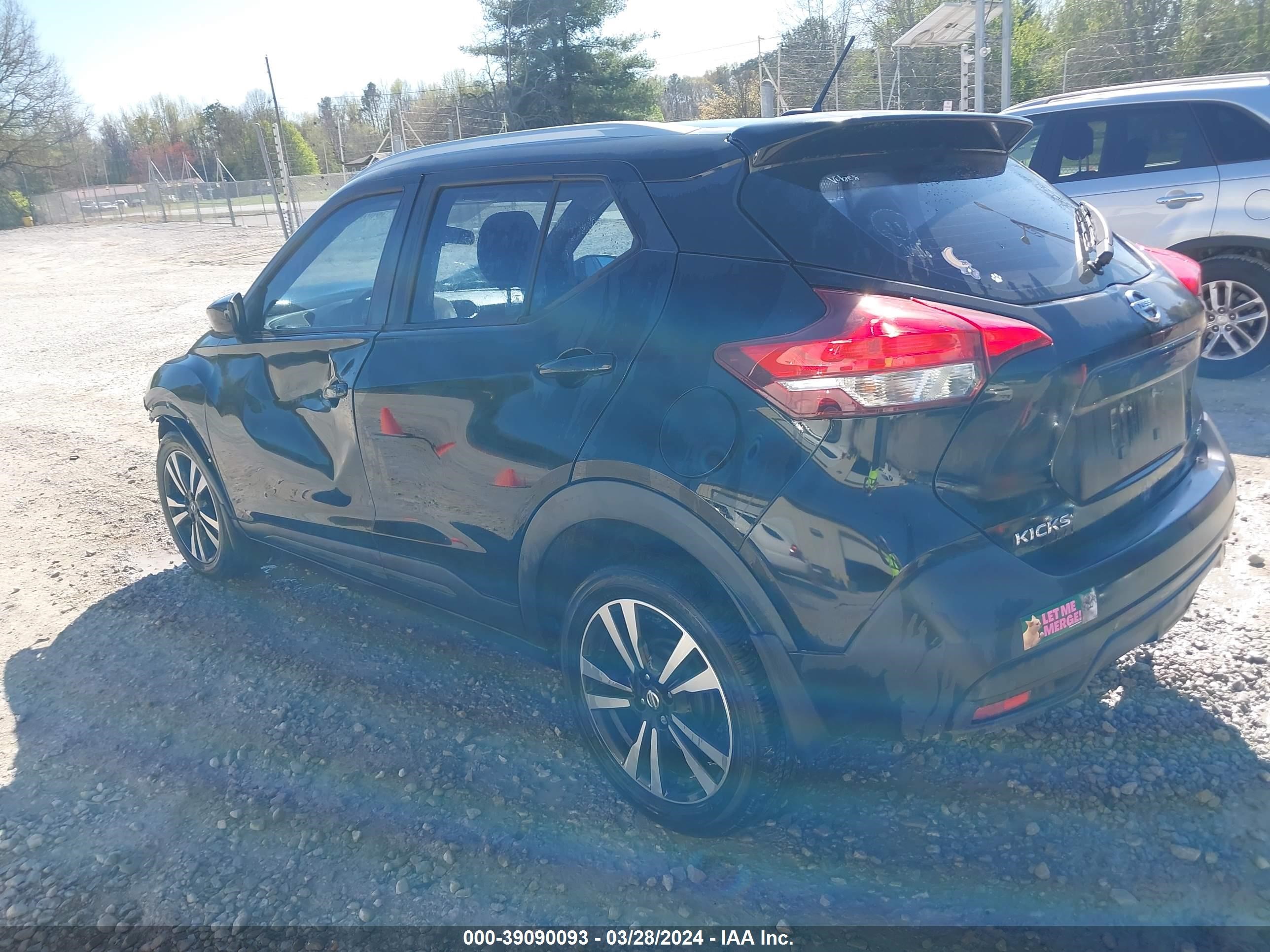 Photo 2 VIN: 3N1CP5CU7KL507832 - NISSAN KICKS 