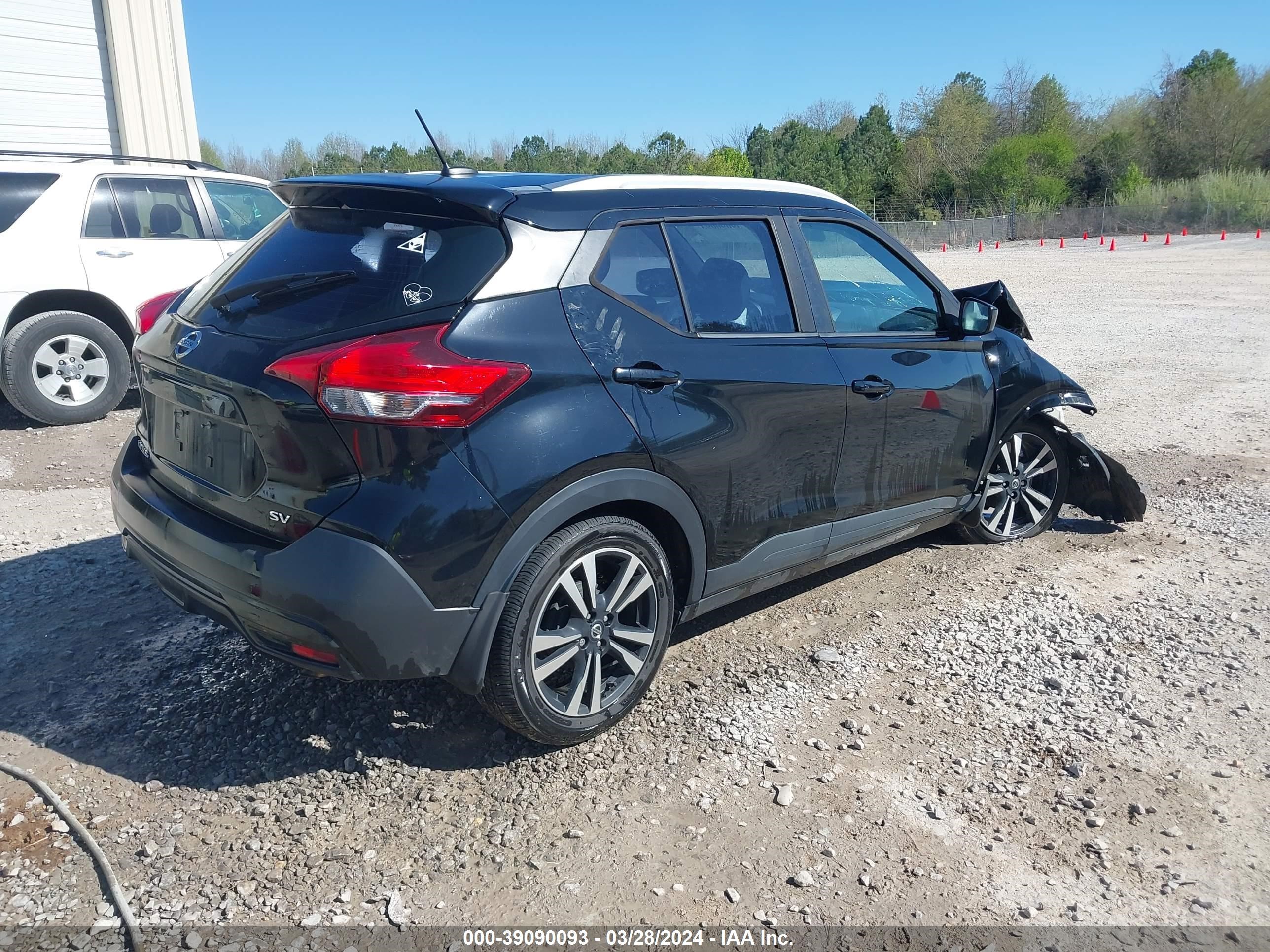 Photo 3 VIN: 3N1CP5CU7KL507832 - NISSAN KICKS 