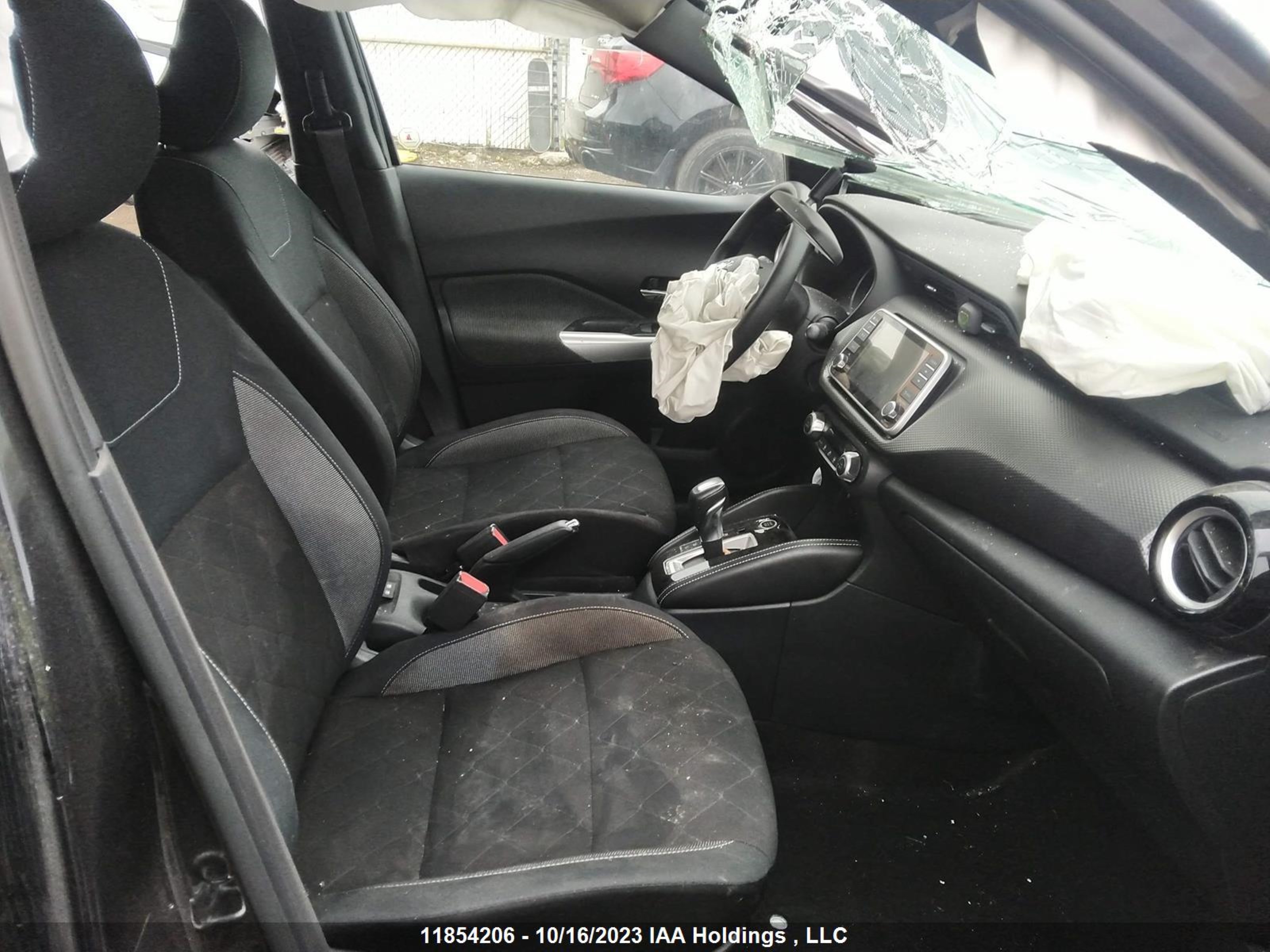 Photo 4 VIN: 3N1CP5CU7KL560031 - NISSAN KICKS 