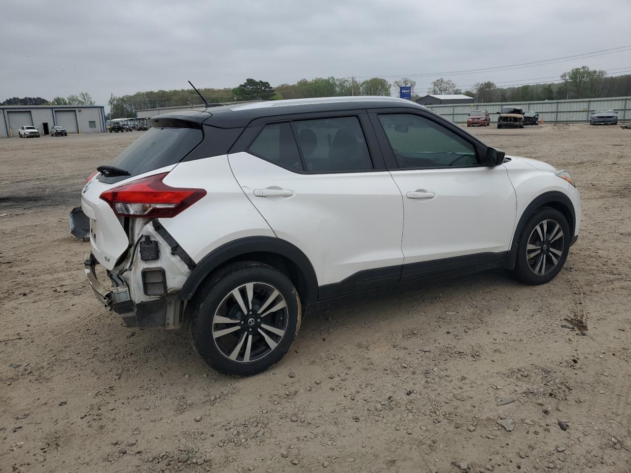 Photo 2 VIN: 3N1CP5CU7KL562927 - NISSAN KICKS 