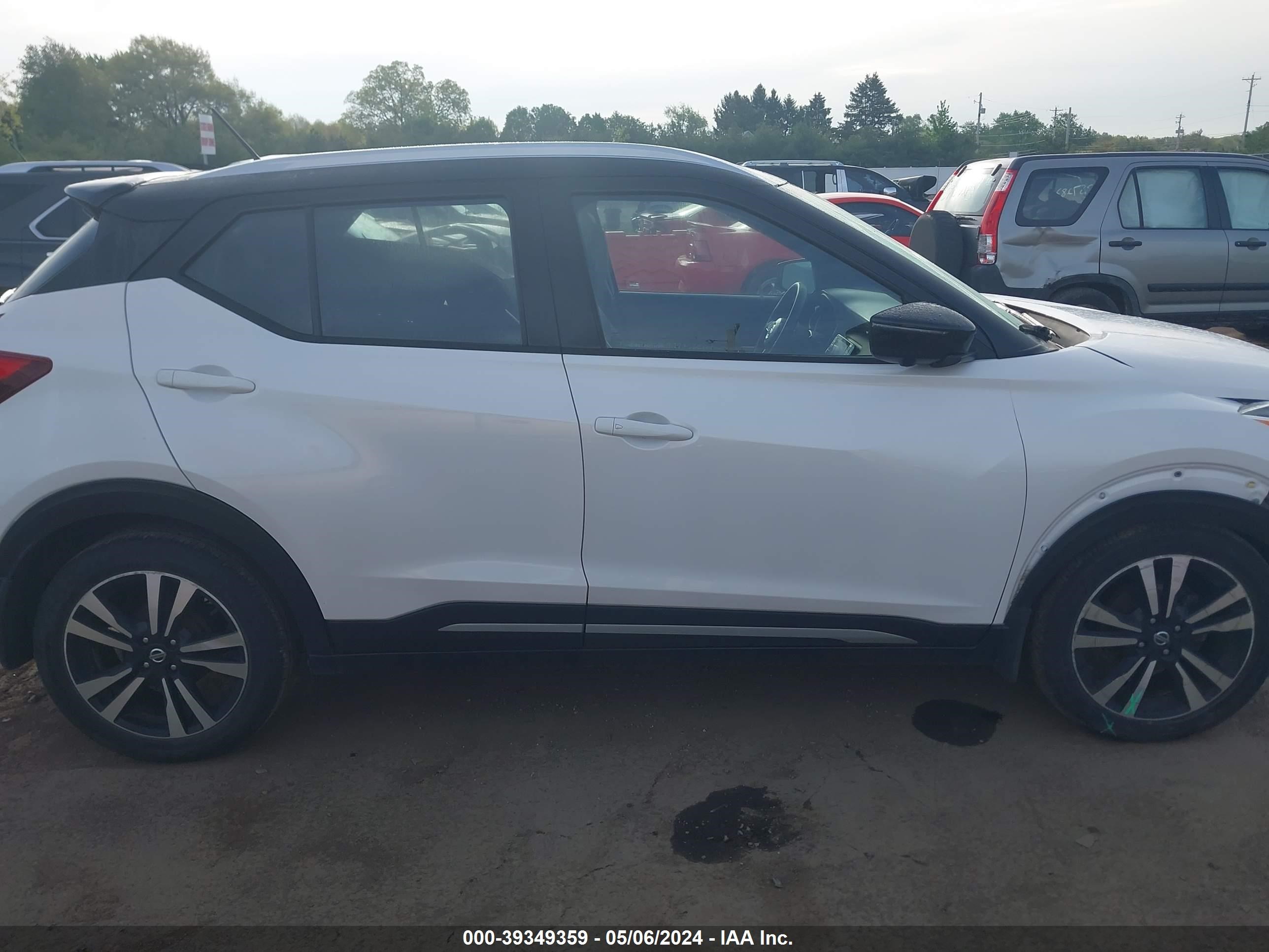 Photo 13 VIN: 3N1CP5CU7KL568159 - NISSAN KICKS 