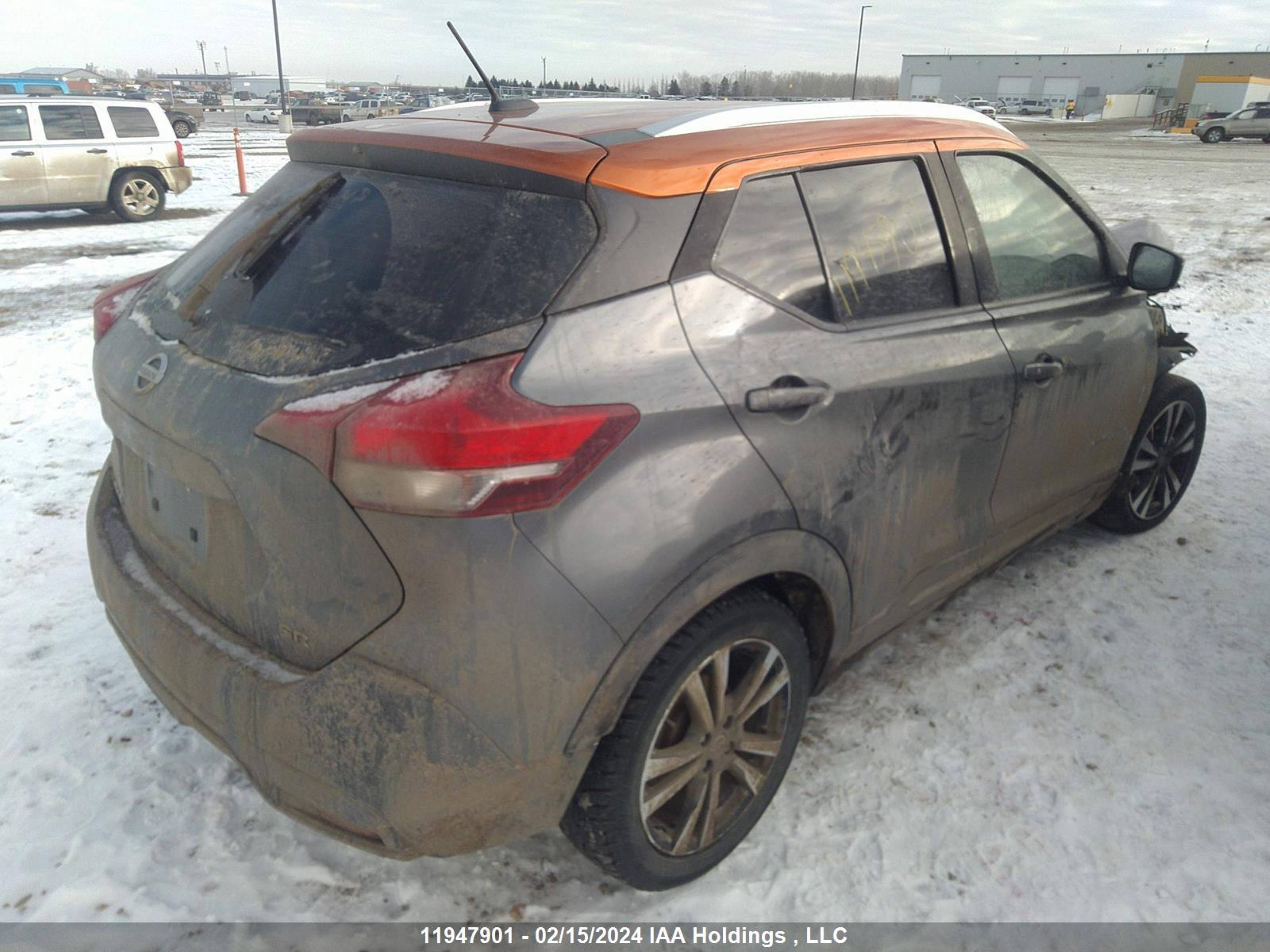 Photo 3 VIN: 3N1CP5CU8JL497634 - NISSAN KICKS 