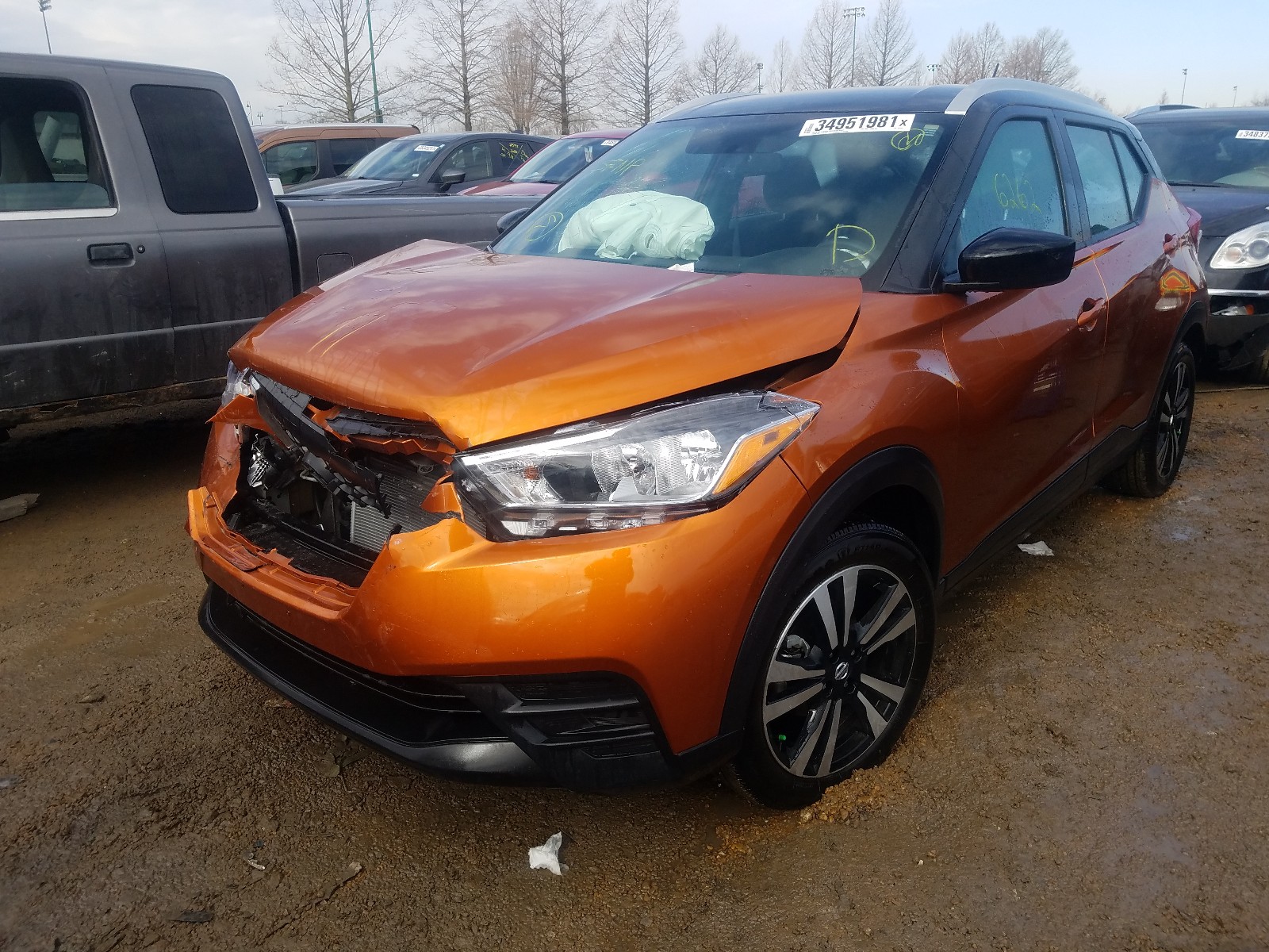 Photo 1 VIN: 3N1CP5CU8JL525254 - NISSAN KICKS S 