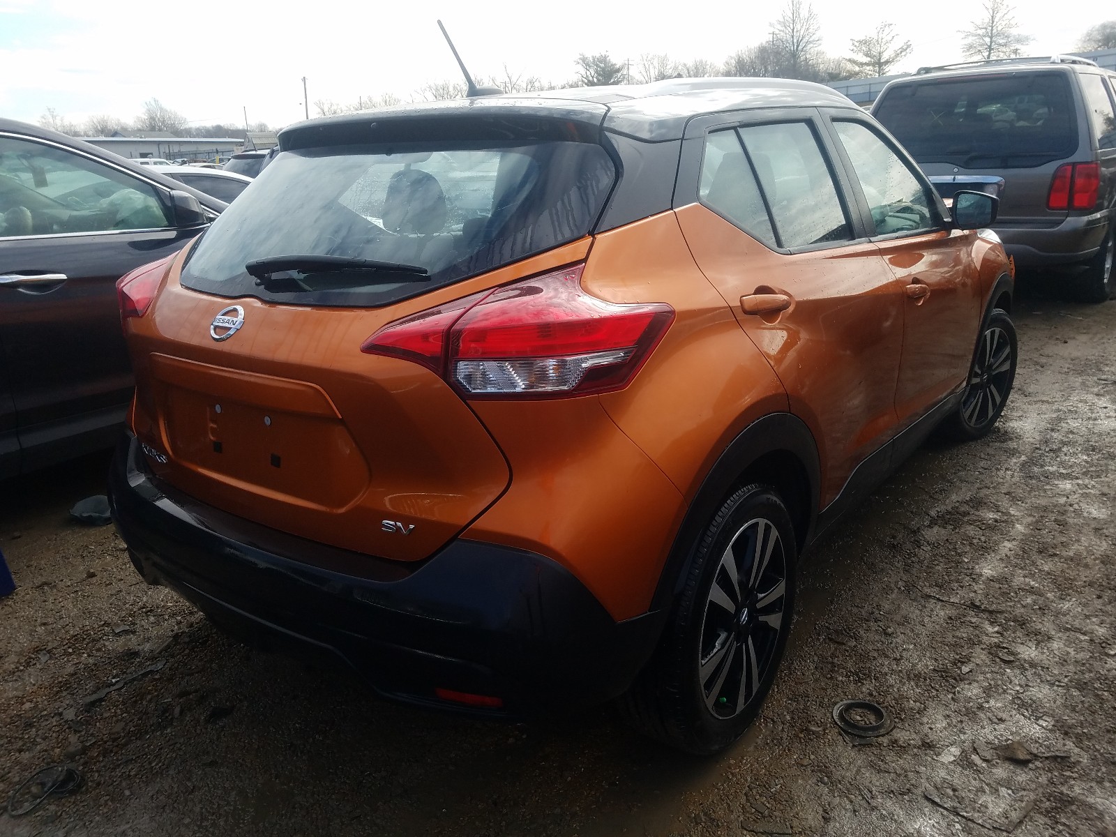 Photo 3 VIN: 3N1CP5CU8JL525254 - NISSAN KICKS S 