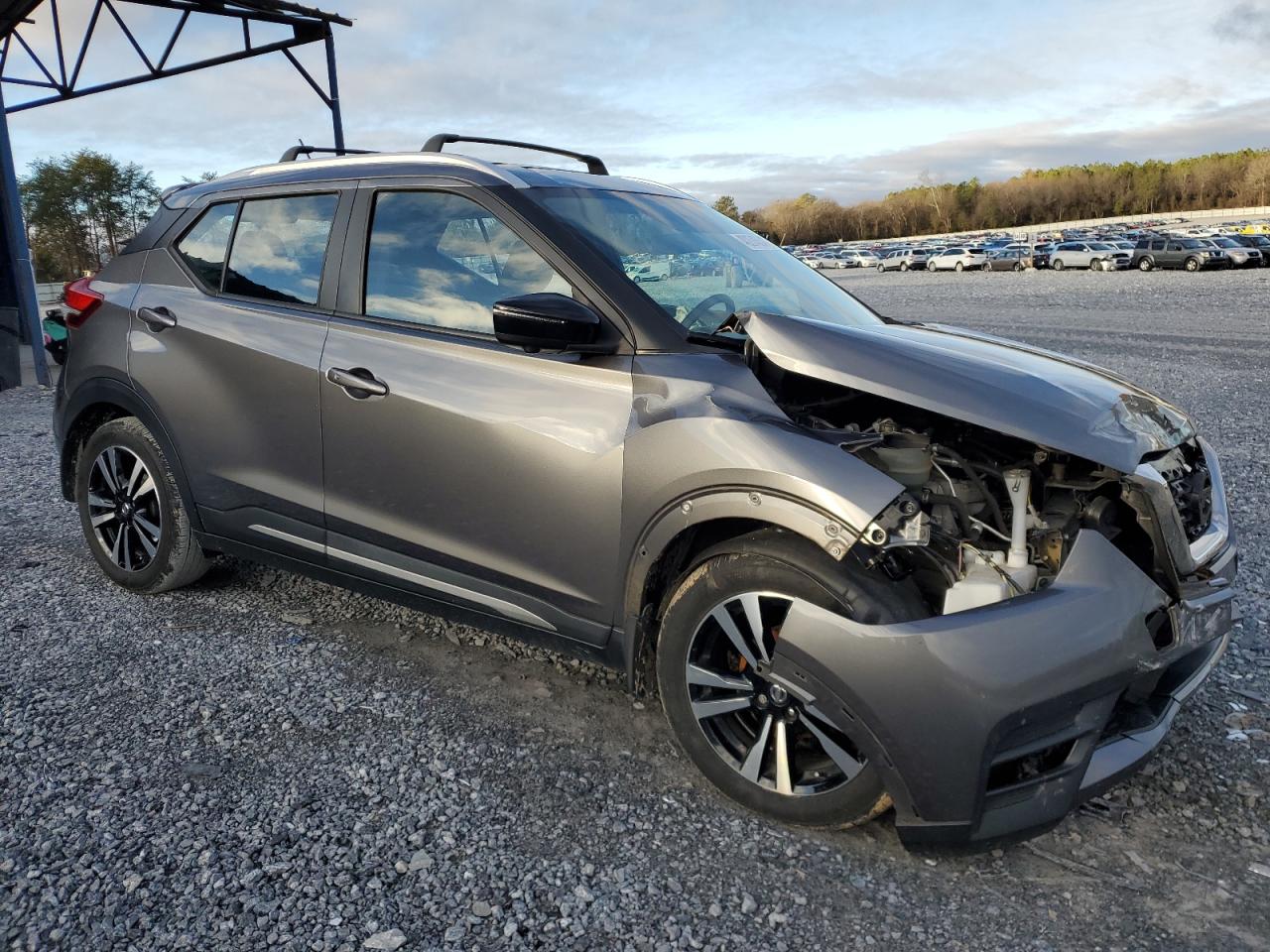 Photo 3 VIN: 3N1CP5CU8JL527621 - NISSAN KICKS 