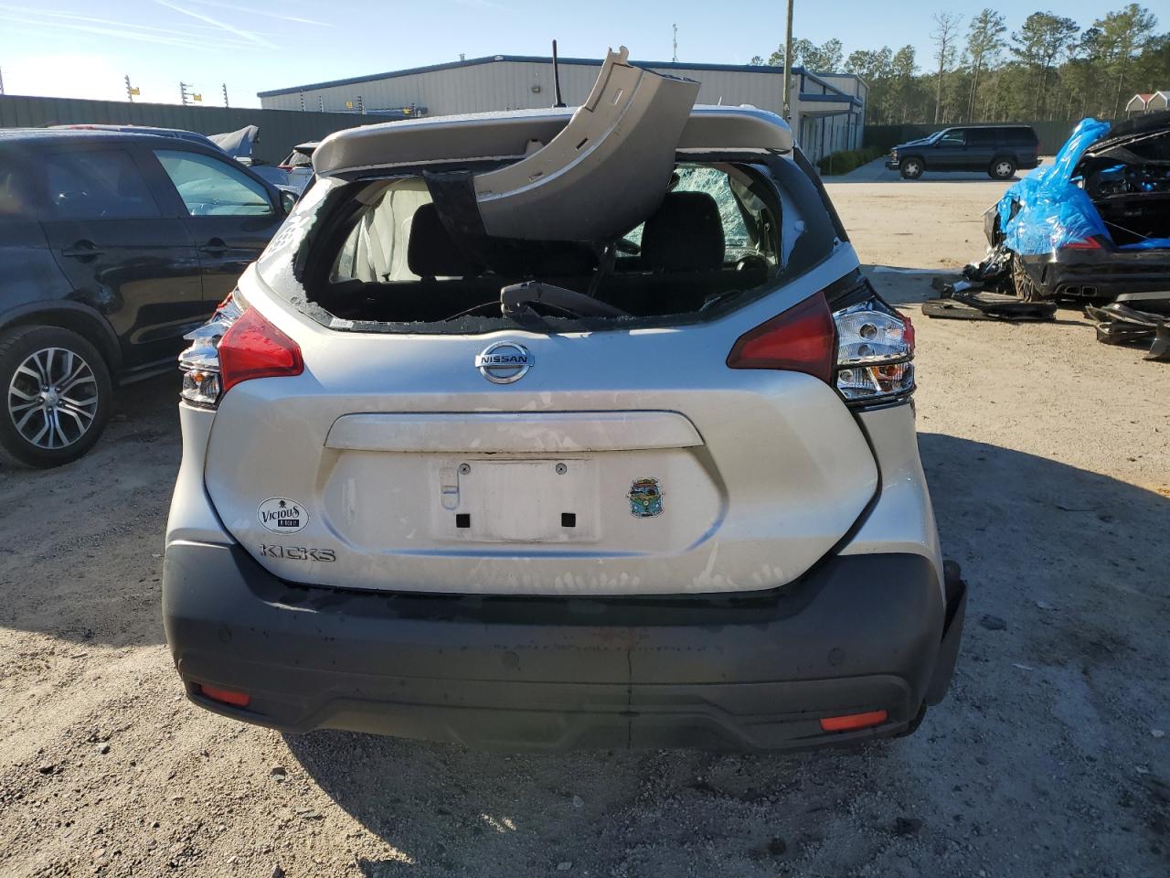 Photo 5 VIN: 3N1CP5CU8JL531488 - NISSAN KICKS 