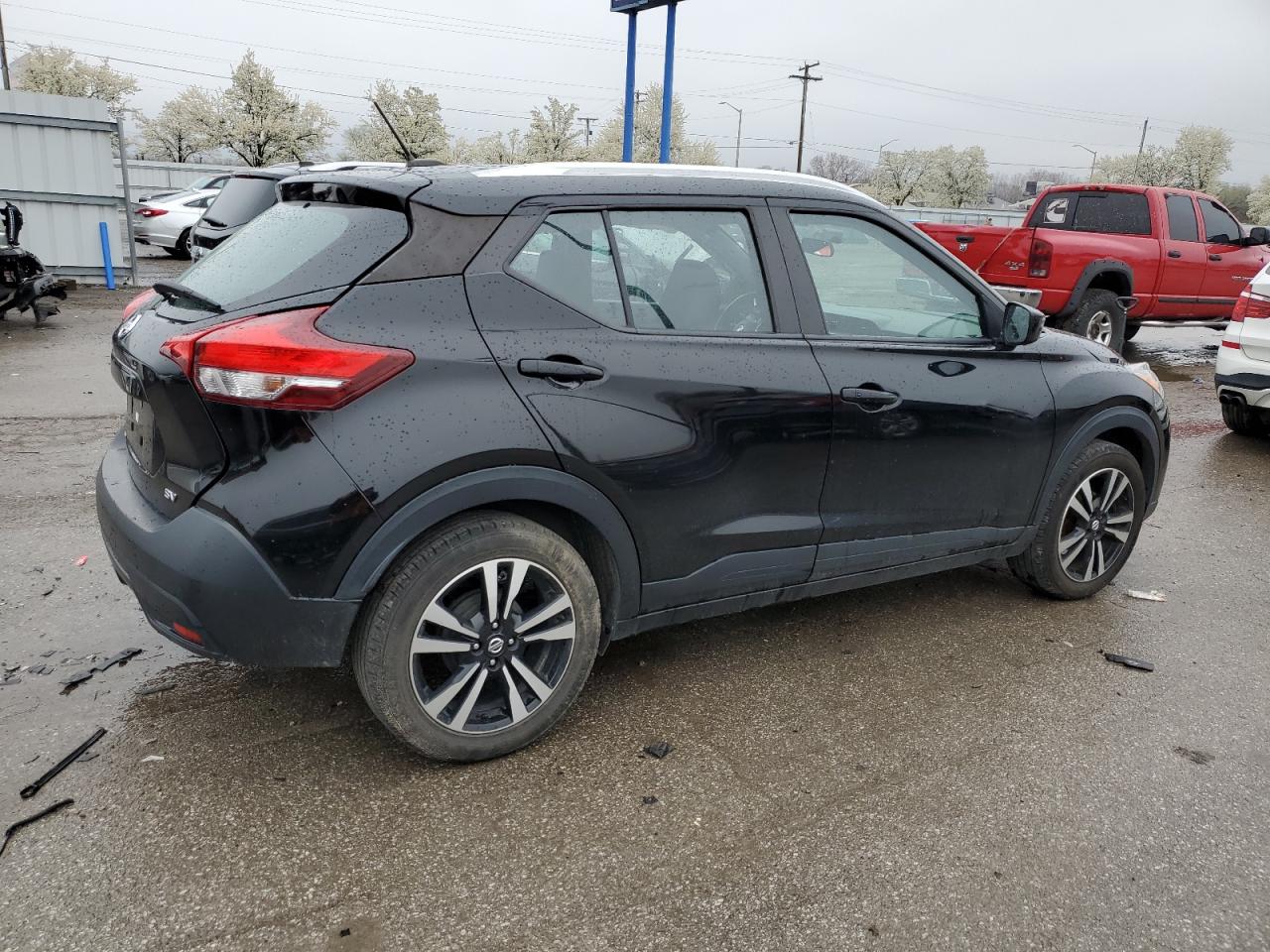 Photo 2 VIN: 3N1CP5CU8KL526759 - NISSAN KICKS 