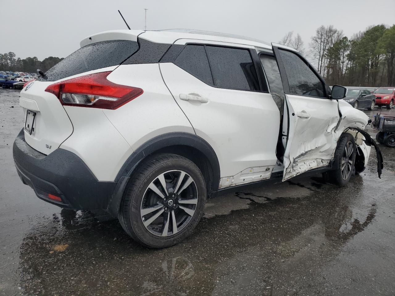 Photo 2 VIN: 3N1CP5CU8KL539057 - NISSAN KICKS 