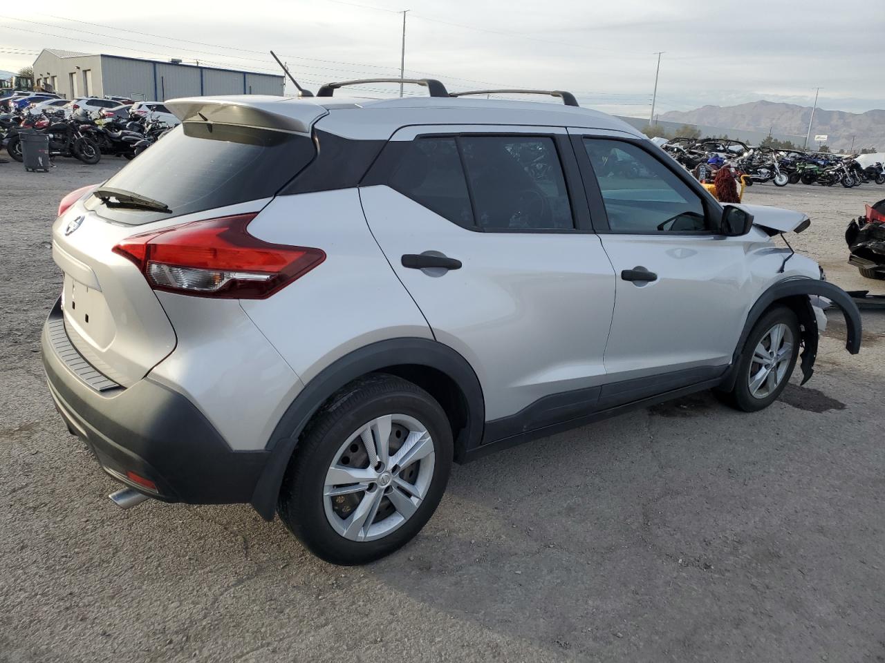 Photo 2 VIN: 3N1CP5CU8KL563066 - NISSAN KICKS 