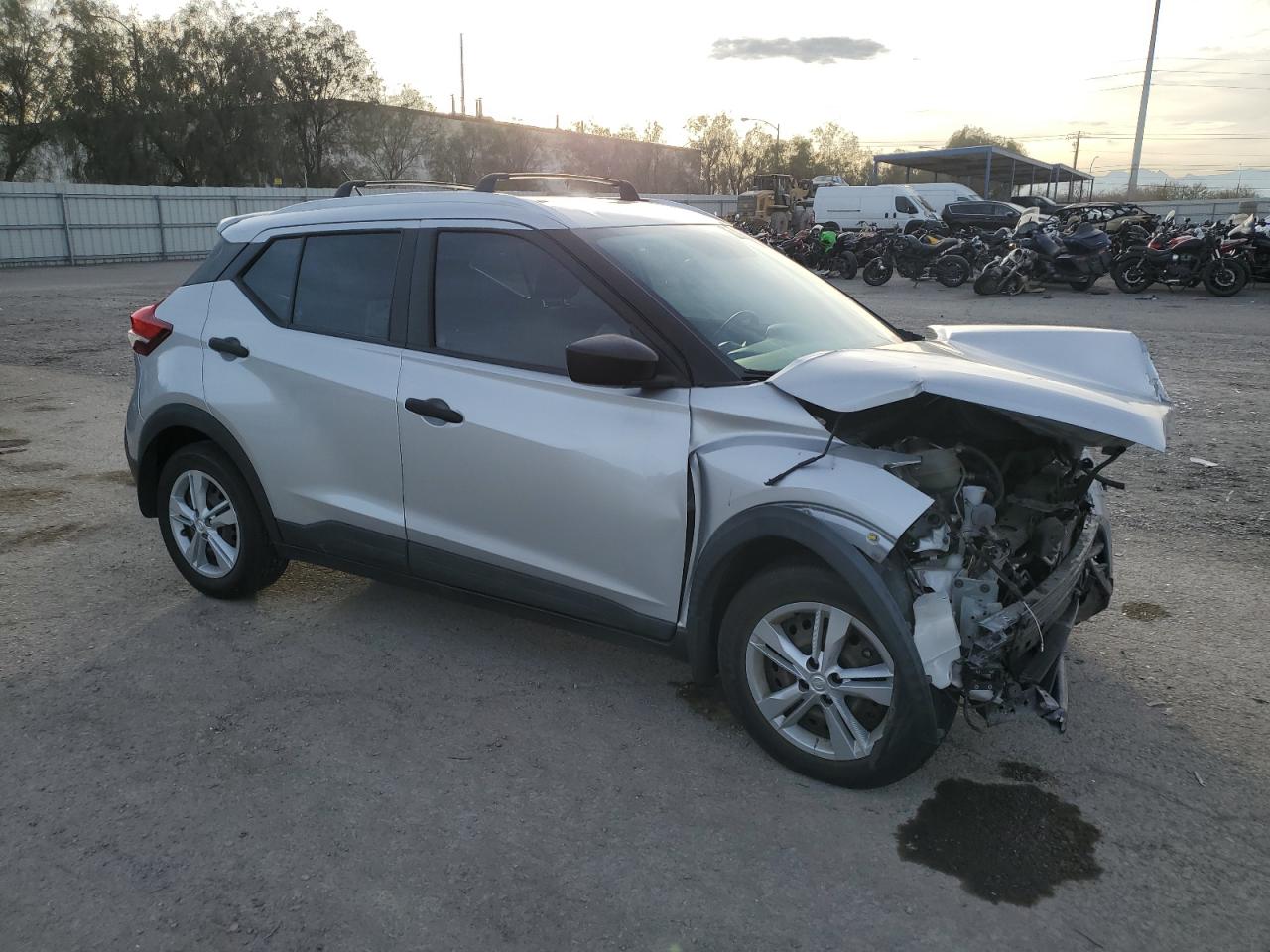 Photo 3 VIN: 3N1CP5CU8KL563066 - NISSAN KICKS 