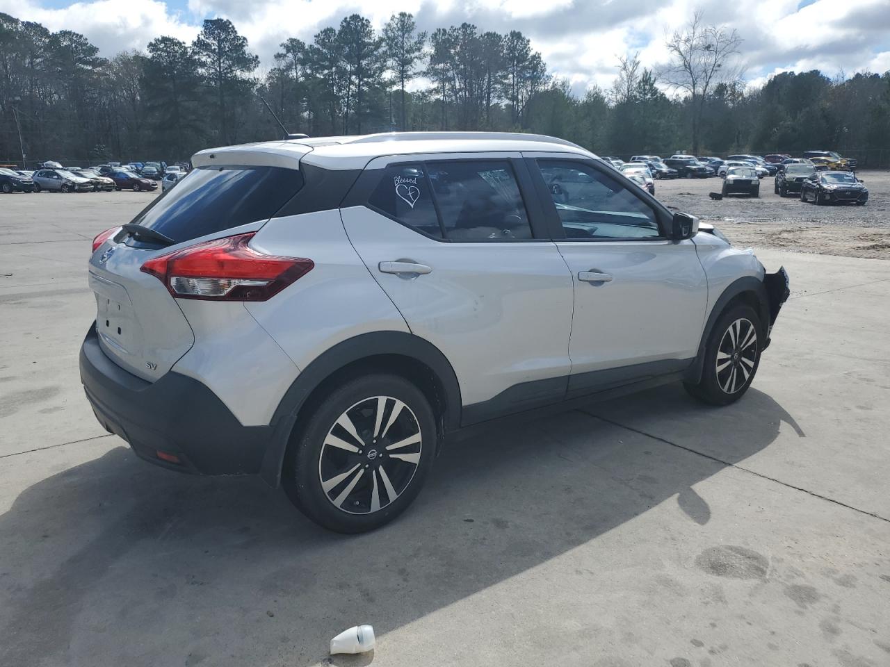 Photo 2 VIN: 3N1CP5CU9JL510388 - NISSAN KICKS 