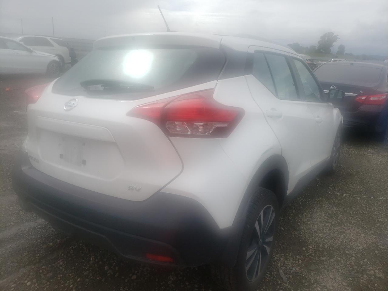 Photo 2 VIN: 3N1CP5CU9JL513548 - NISSAN KICKS 