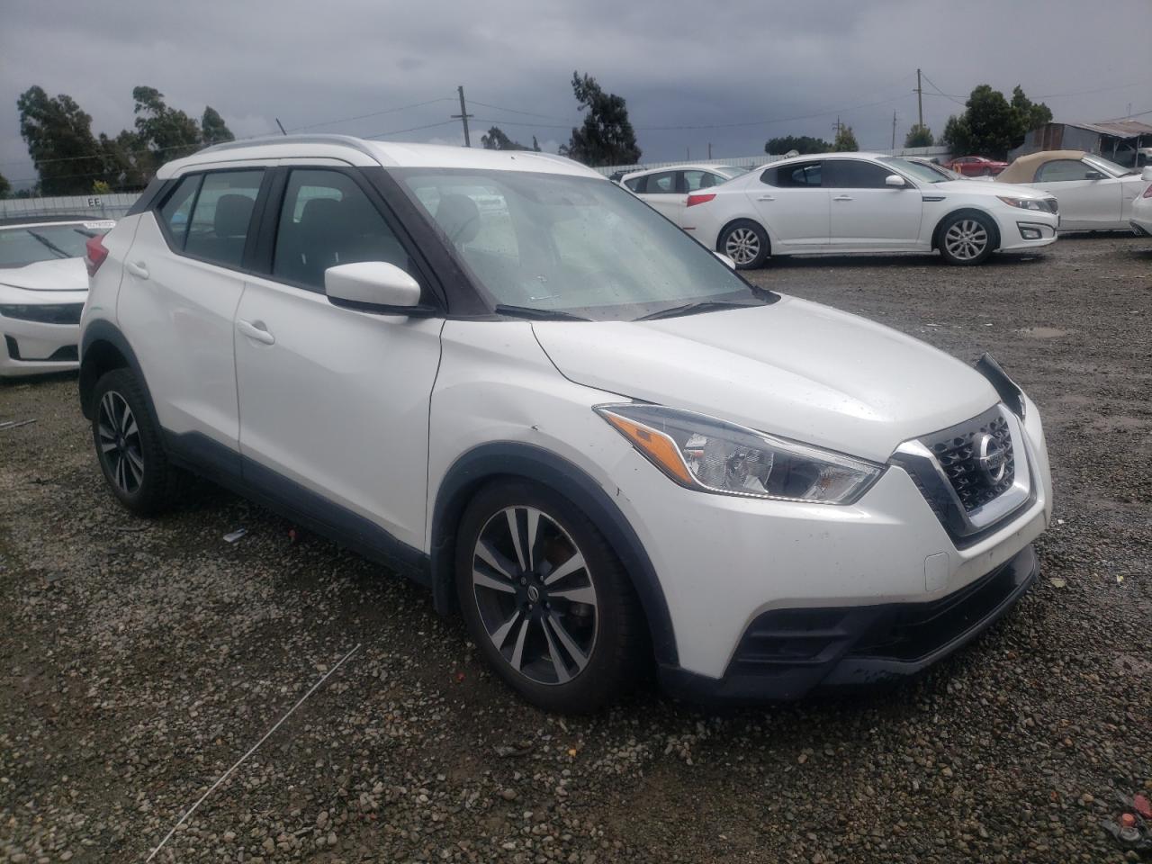 Photo 3 VIN: 3N1CP5CU9JL513548 - NISSAN KICKS 