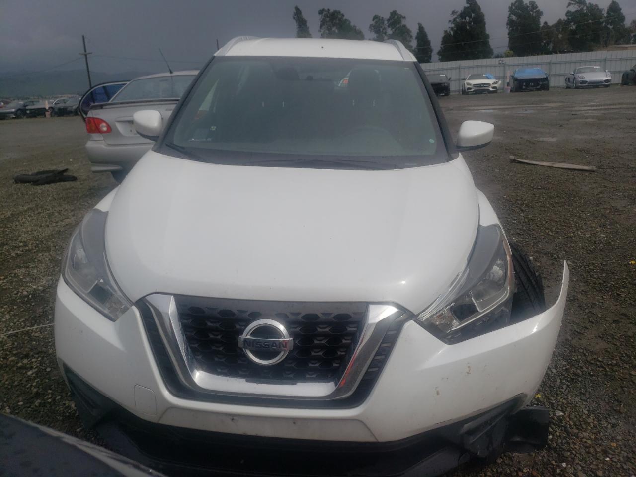 Photo 4 VIN: 3N1CP5CU9JL513548 - NISSAN KICKS 