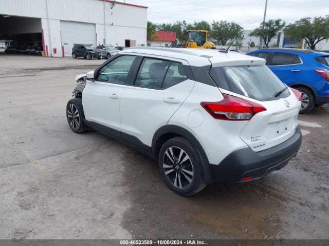 Photo 2 VIN: 3N1CP5CU9JL520693 - NISSAN KICKS 