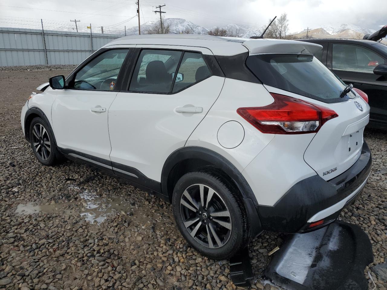 Photo 1 VIN: 3N1CP5CU9JL521424 - NISSAN KICKS 