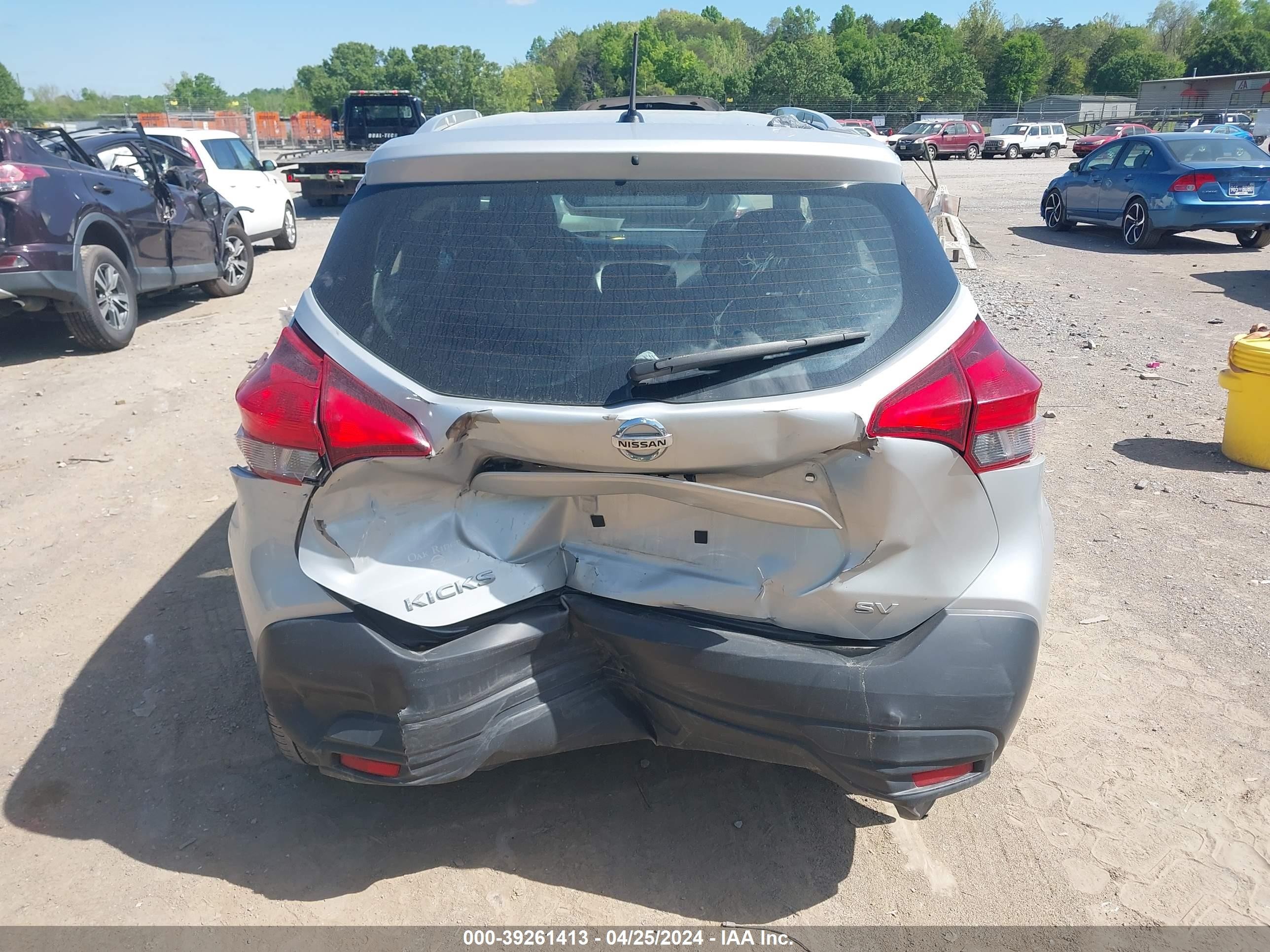 Photo 5 VIN: 3N1CP5CU9JL524470 - NISSAN KICKS 