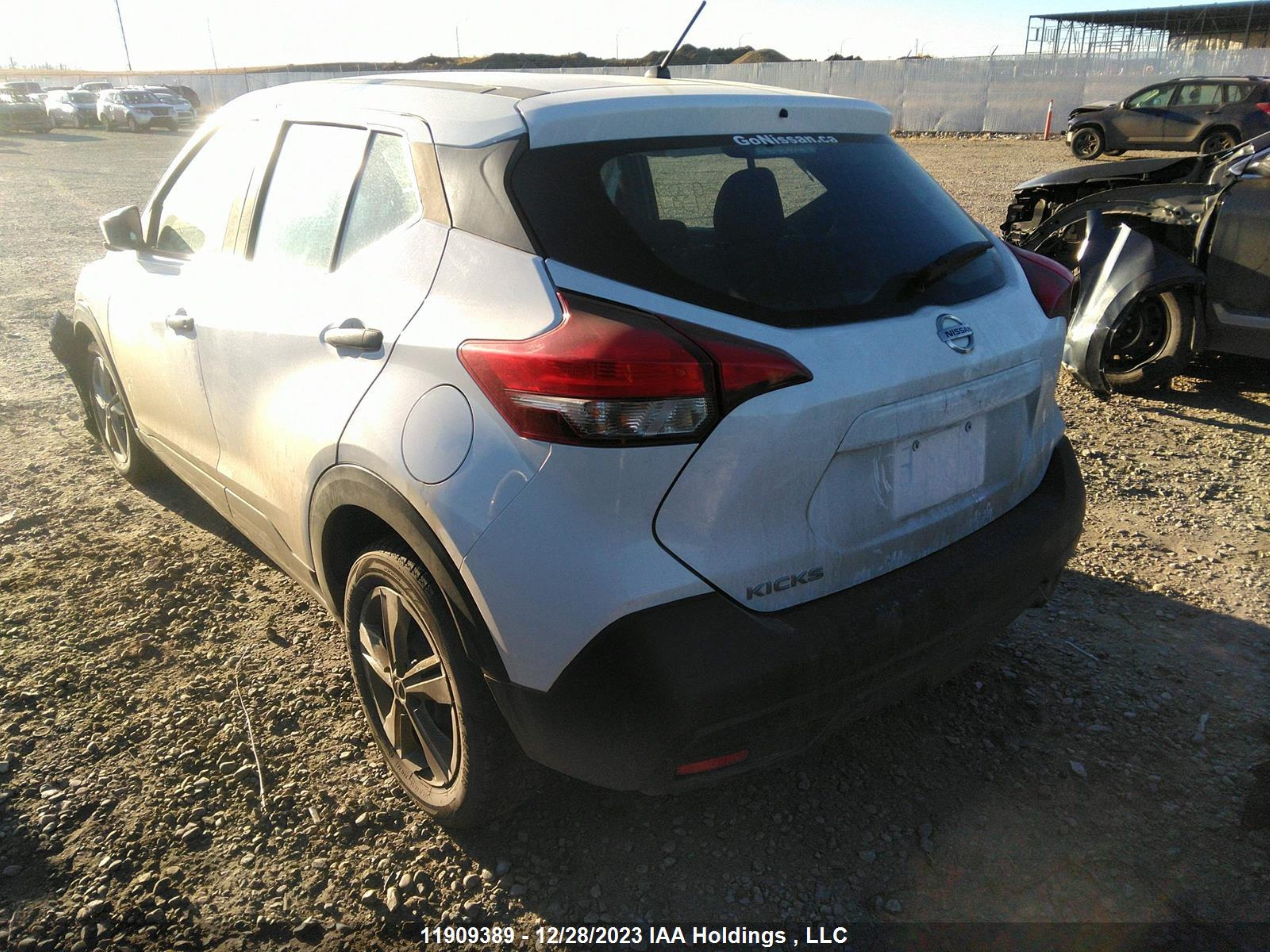 Photo 2 VIN: 3N1CP5CU9KL485011 - NISSAN KICKS 