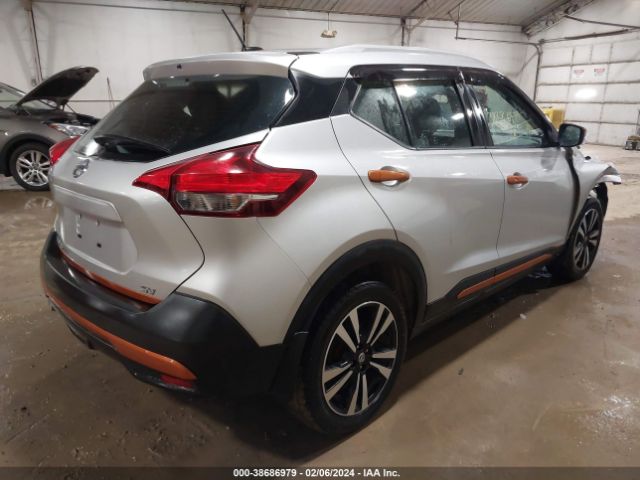 Photo 3 VIN: 3N1CP5CUXJL510402 - NISSAN KICKS 