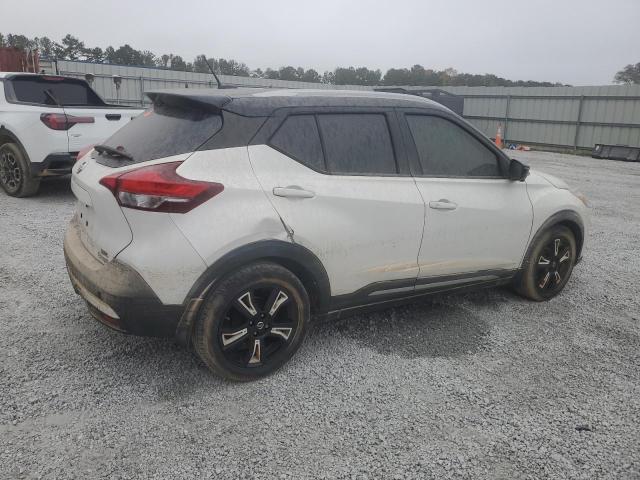 Photo 2 VIN: 3N1CP5CUXJL512733 - NISSAN KICKS S 