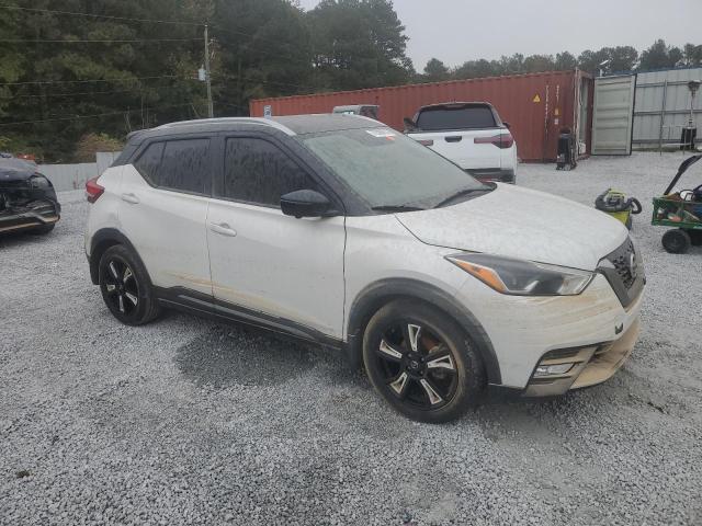 Photo 3 VIN: 3N1CP5CUXJL512733 - NISSAN KICKS S 