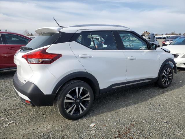 Photo 2 VIN: 3N1CP5CUXJL529001 - NISSAN KICKS S 