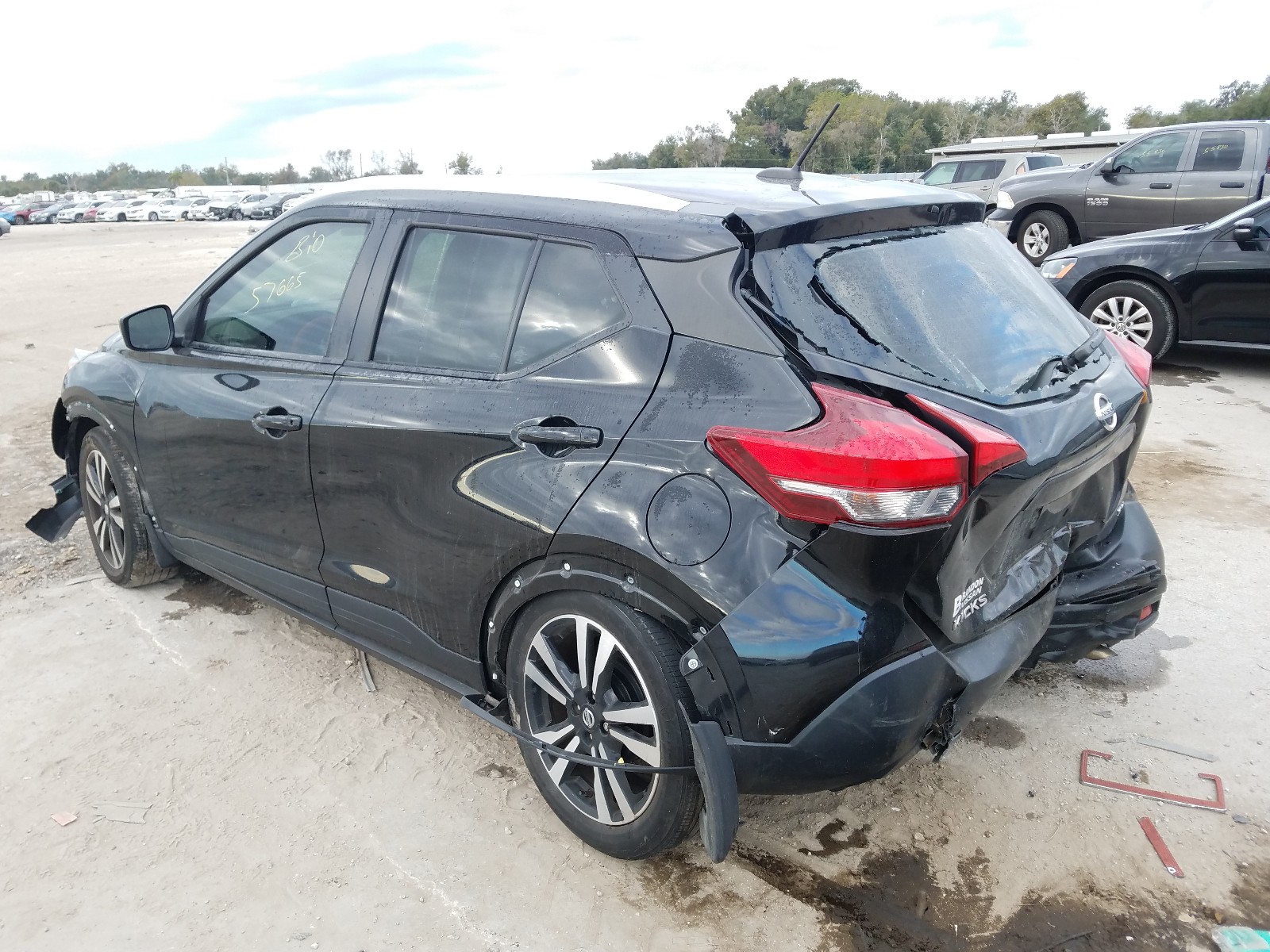 Photo 2 VIN: 3N1CP5CUXJL543934 - NISSAN KICKS S 