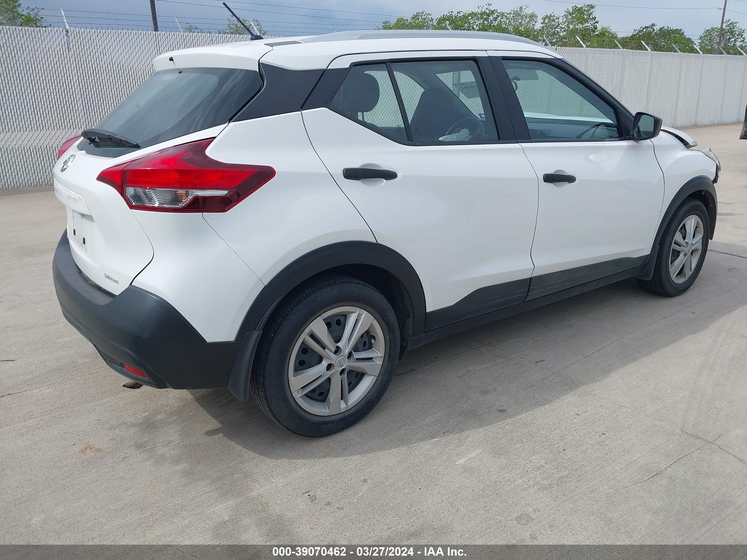 Photo 3 VIN: 3N1CP5CUXKL492811 - NISSAN KICKS 