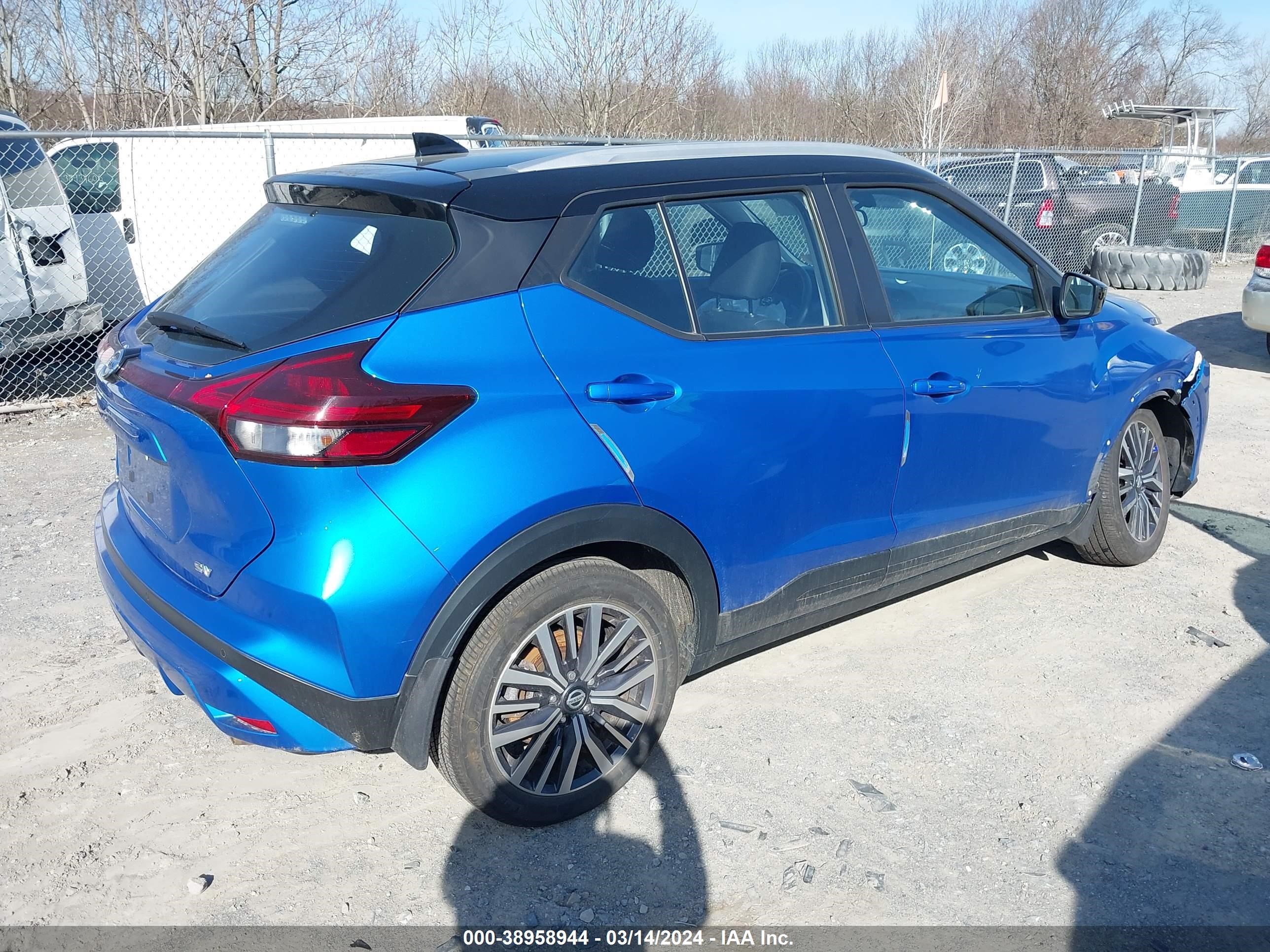 Photo 3 VIN: 3N1CP5CV0ML548511 - NISSAN KICKS 