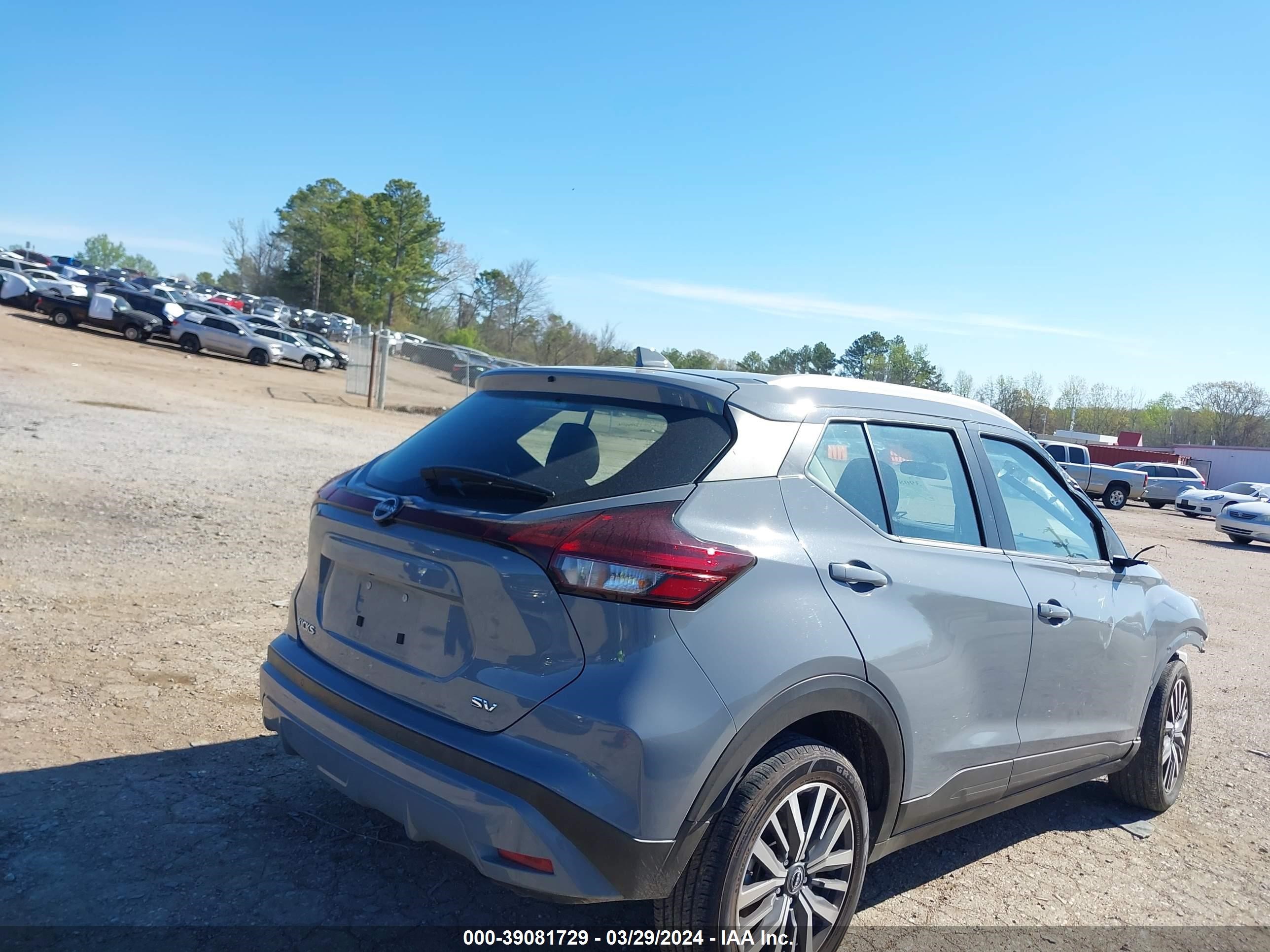 Photo 3 VIN: 3N1CP5CV0NL490076 - NISSAN KICKS 