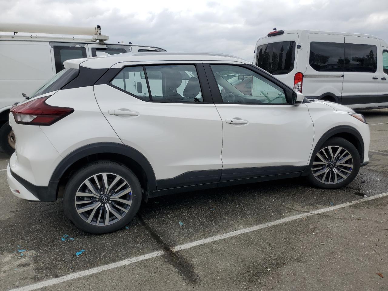 Photo 2 VIN: 3N1CP5CV0PL513973 - NISSAN KICKS 