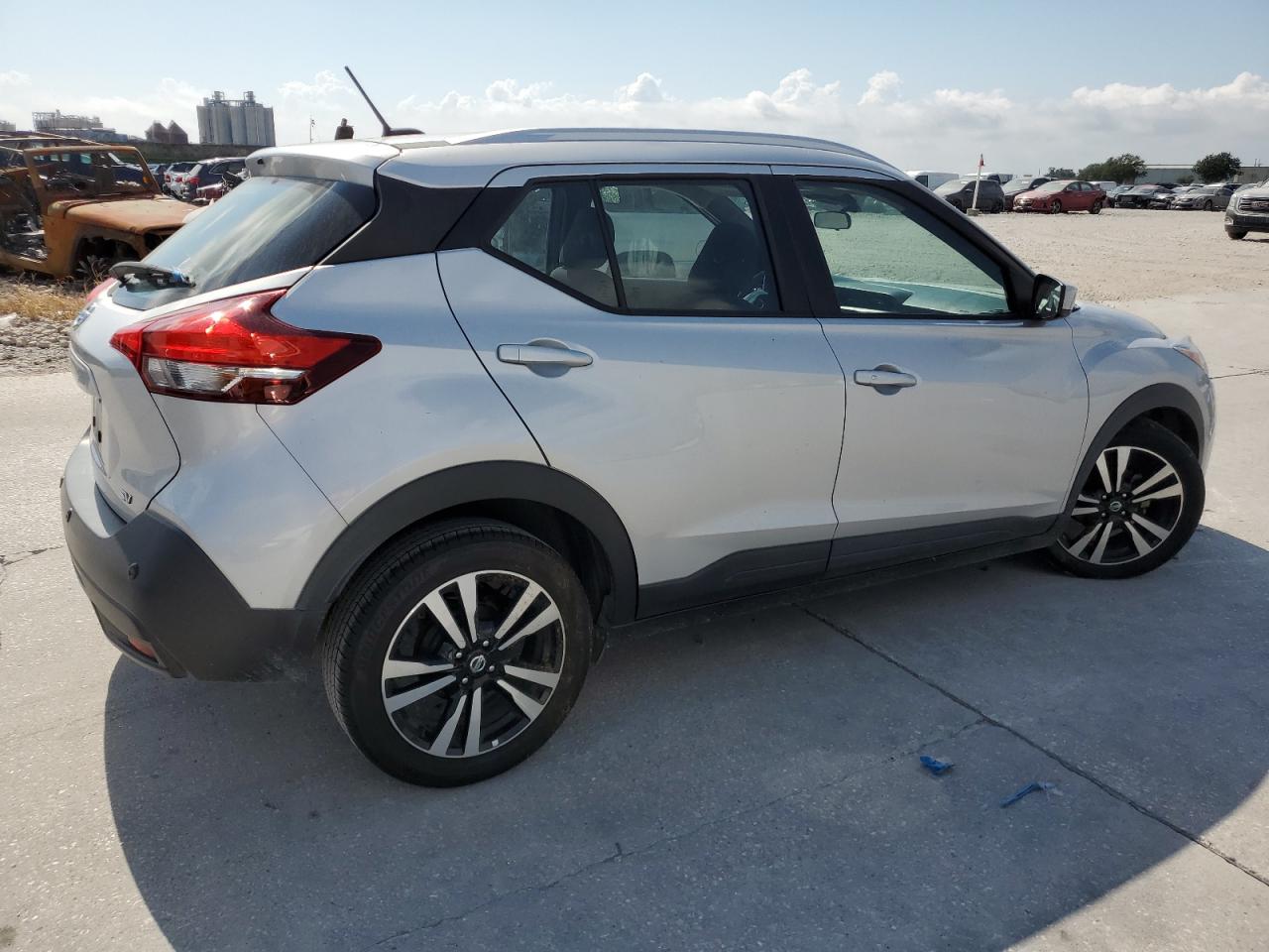 Photo 2 VIN: 3N1CP5CV1LL517461 - NISSAN KICKS 