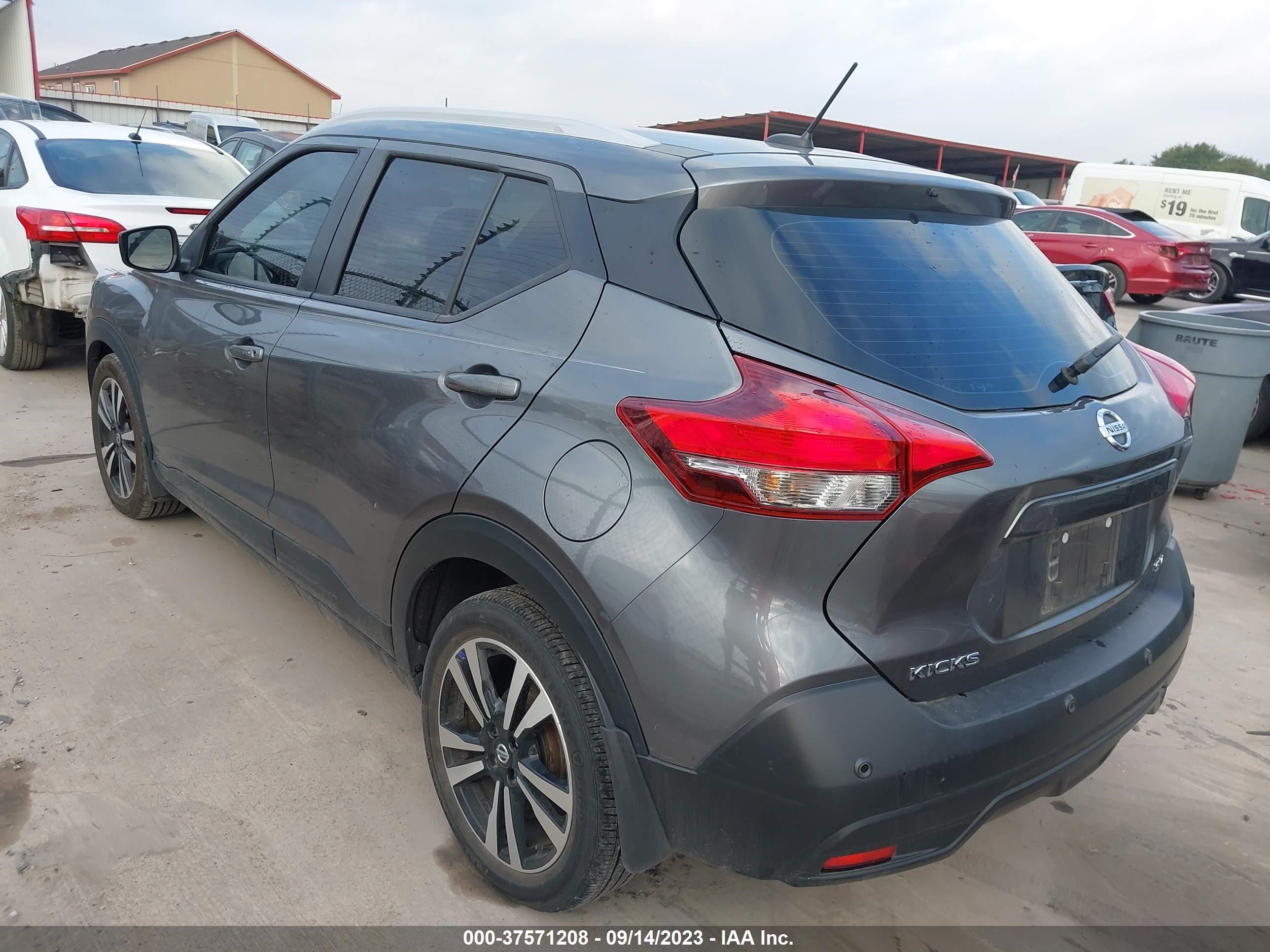 Photo 2 VIN: 3N1CP5CV2LL580102 - NISSAN KICKS 