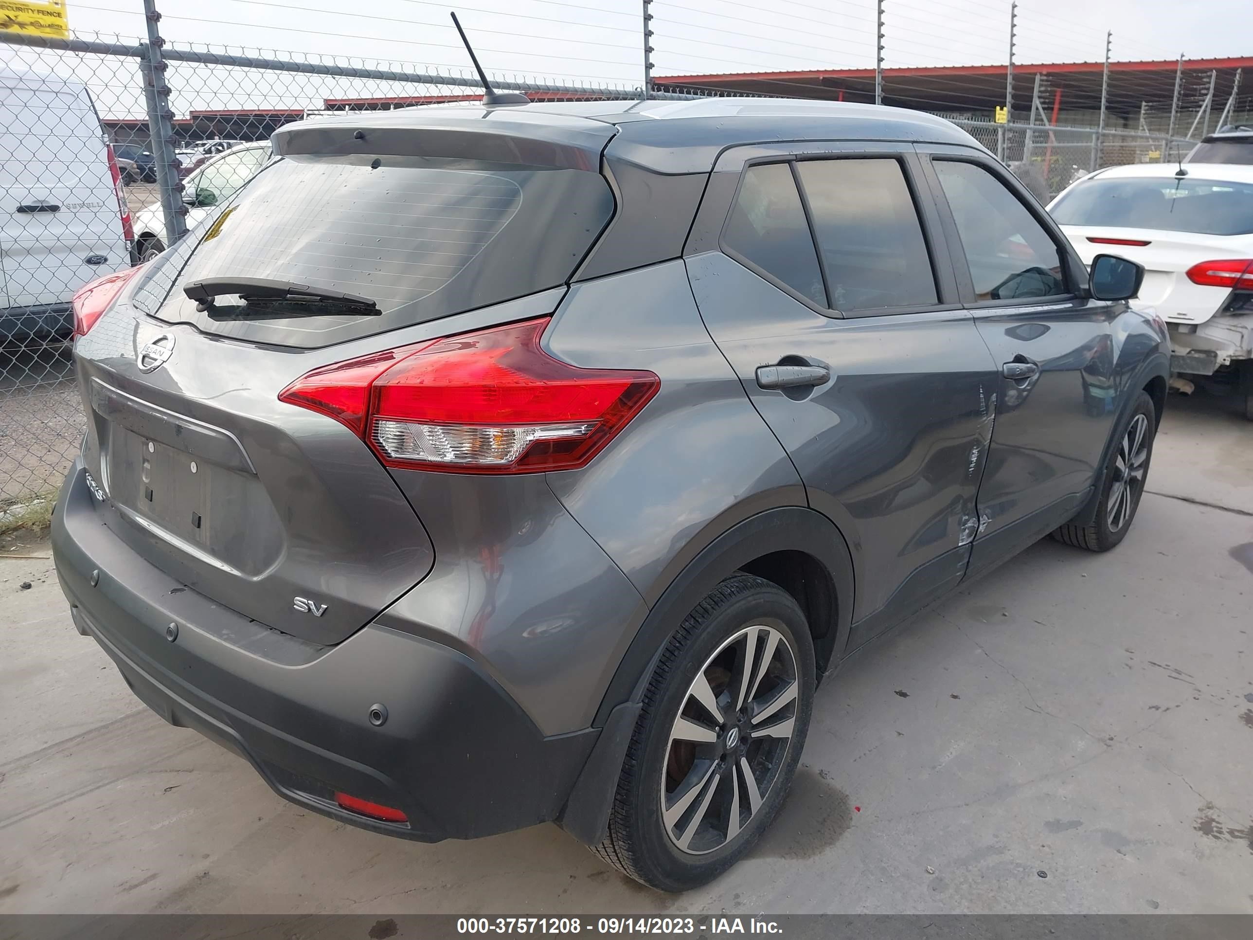 Photo 3 VIN: 3N1CP5CV2LL580102 - NISSAN KICKS 