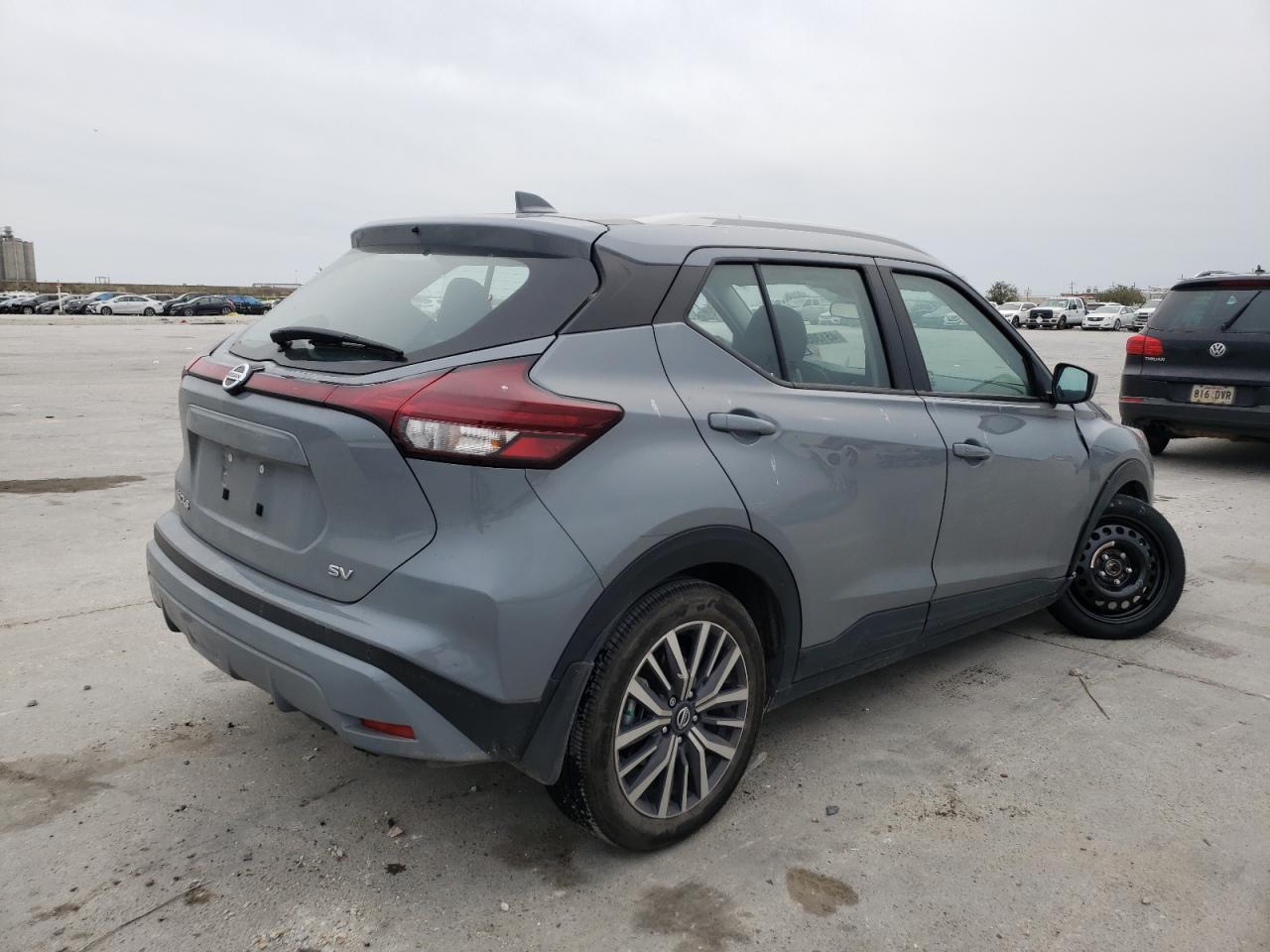 Photo 2 VIN: 3N1CP5CV2ML516109 - NISSAN KICKS 