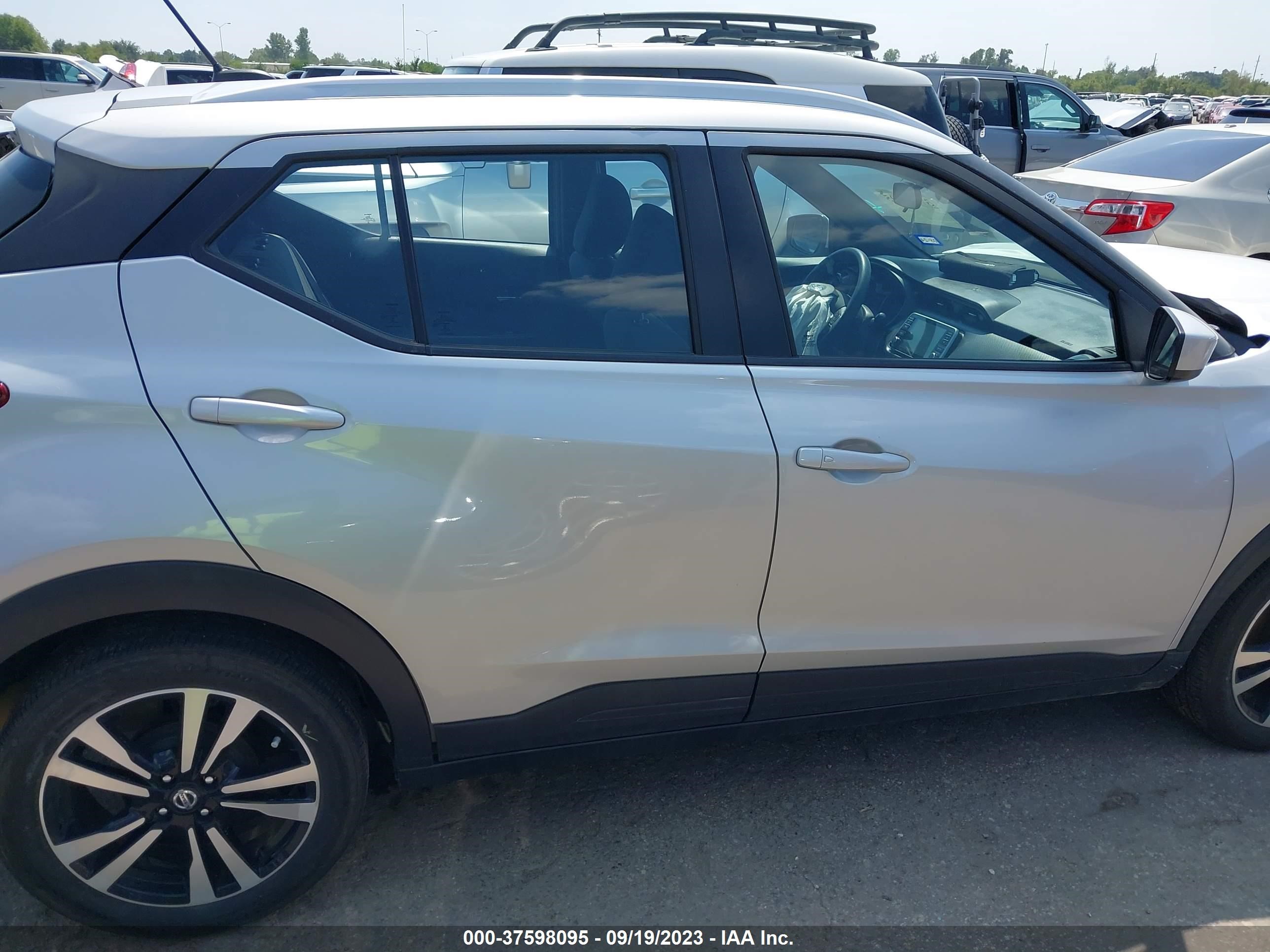 Photo 12 VIN: 3N1CP5CV3LL491851 - NISSAN KICKS 