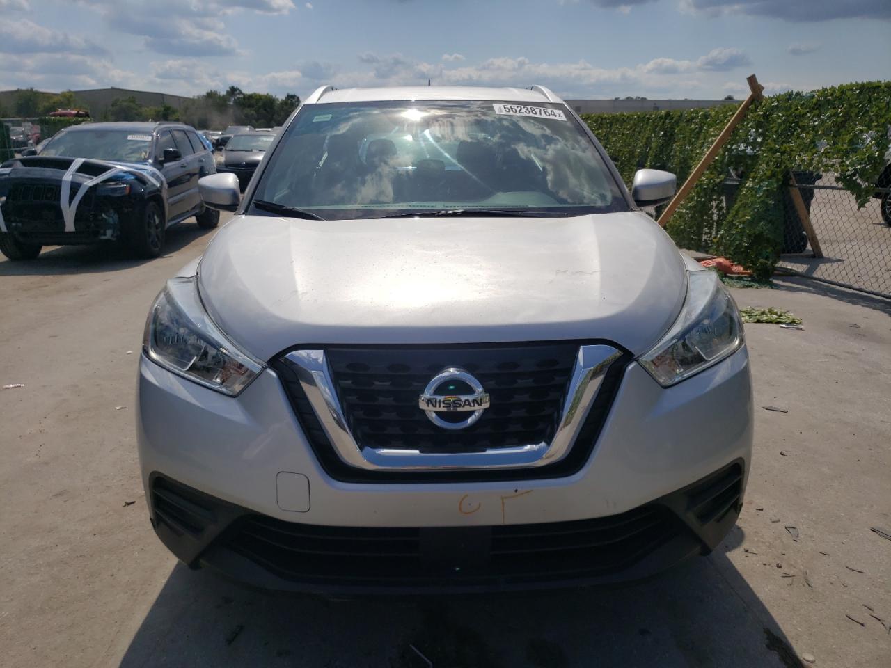 Photo 4 VIN: 3N1CP5CV3LL523939 - NISSAN KICKS 