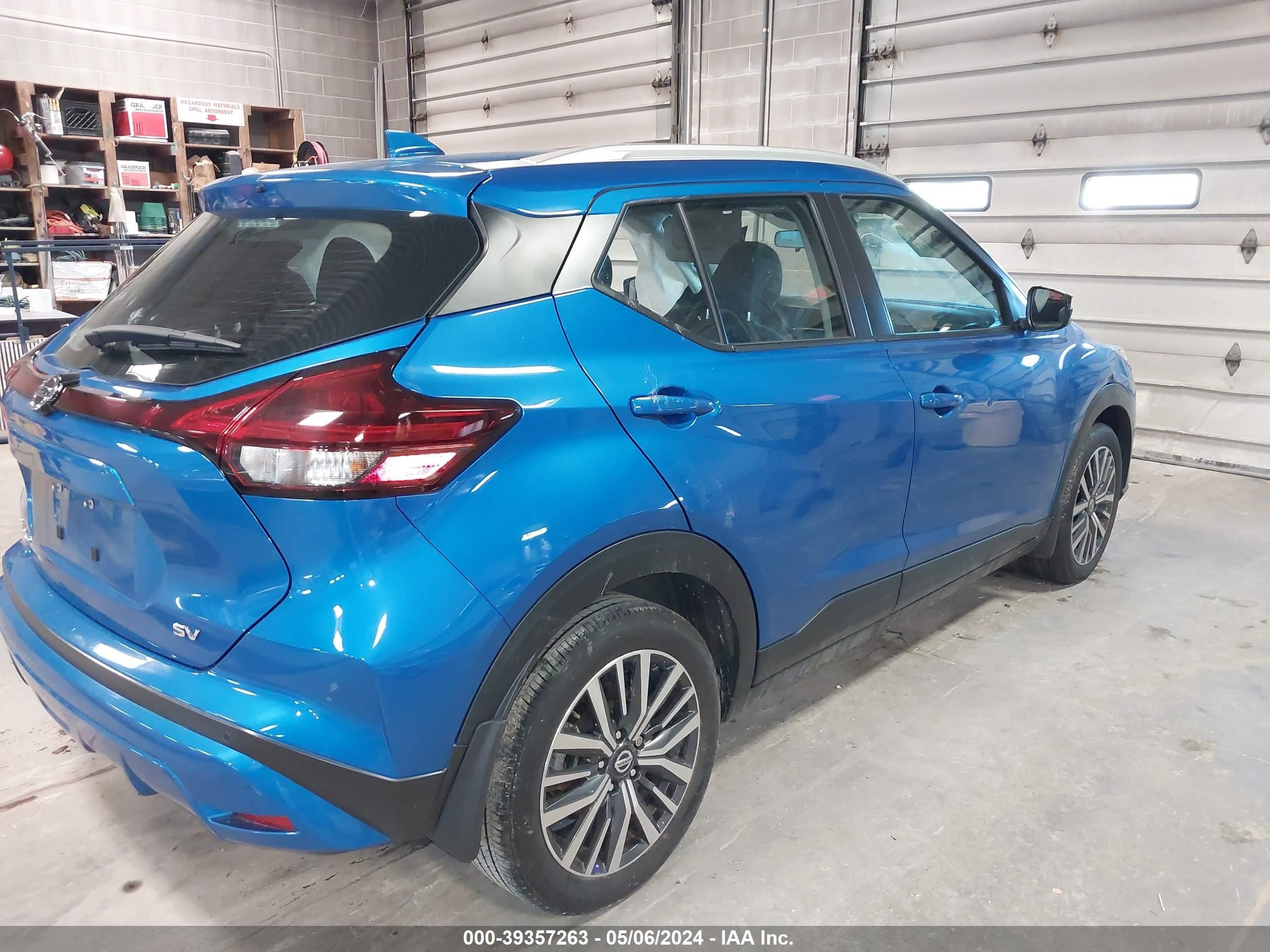 Photo 3 VIN: 3N1CP5CV3ML507600 - NISSAN KICKS 