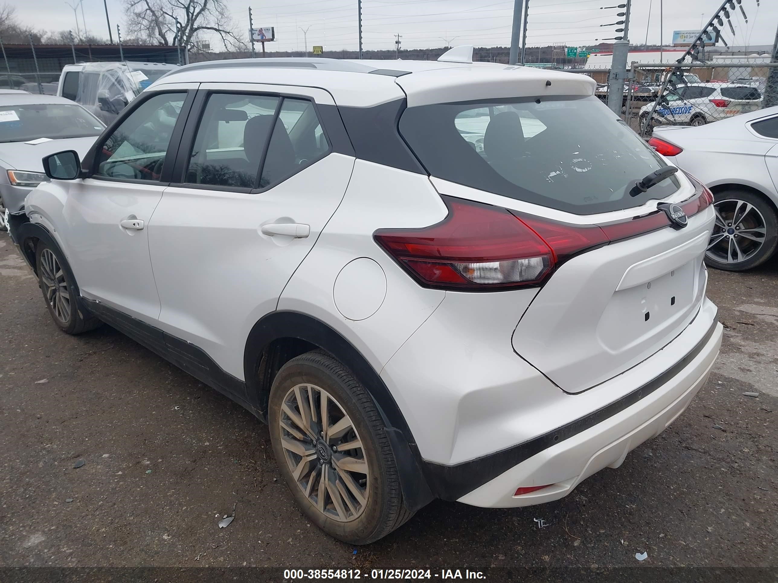 Photo 2 VIN: 3N1CP5CV3PL493315 - NISSAN KICKS 