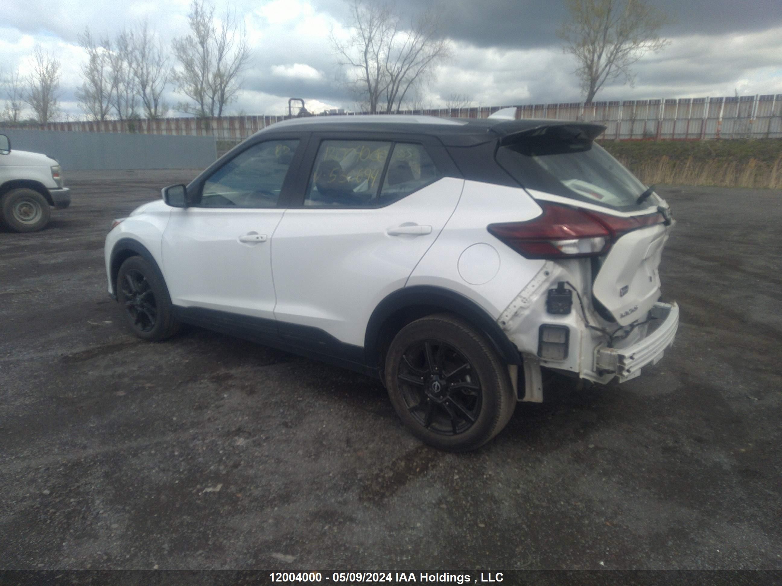 Photo 2 VIN: 3N1CP5CV4PL530694 - NISSAN KICKS 