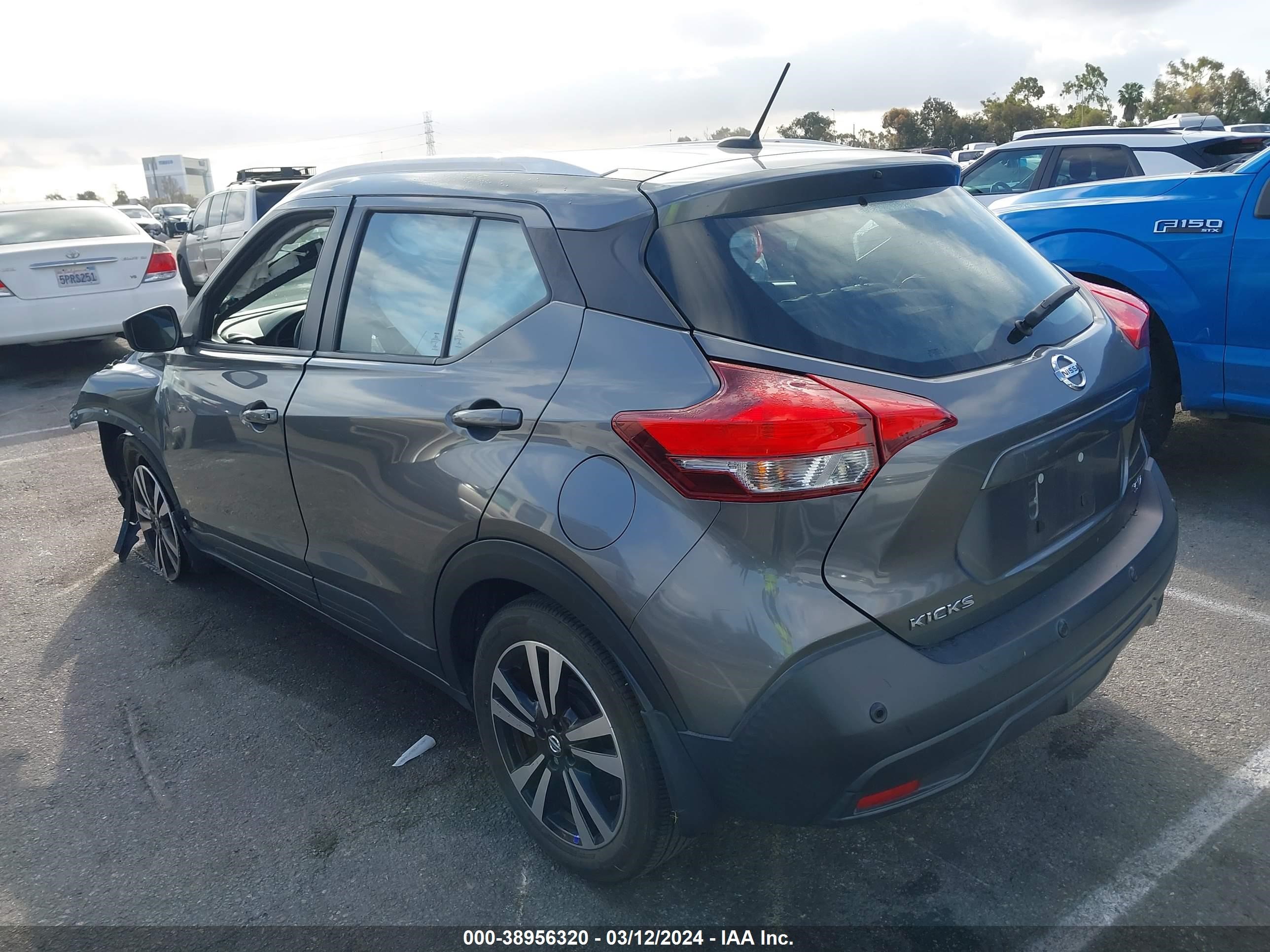 Photo 2 VIN: 3N1CP5CV5LL505703 - NISSAN KICKS 