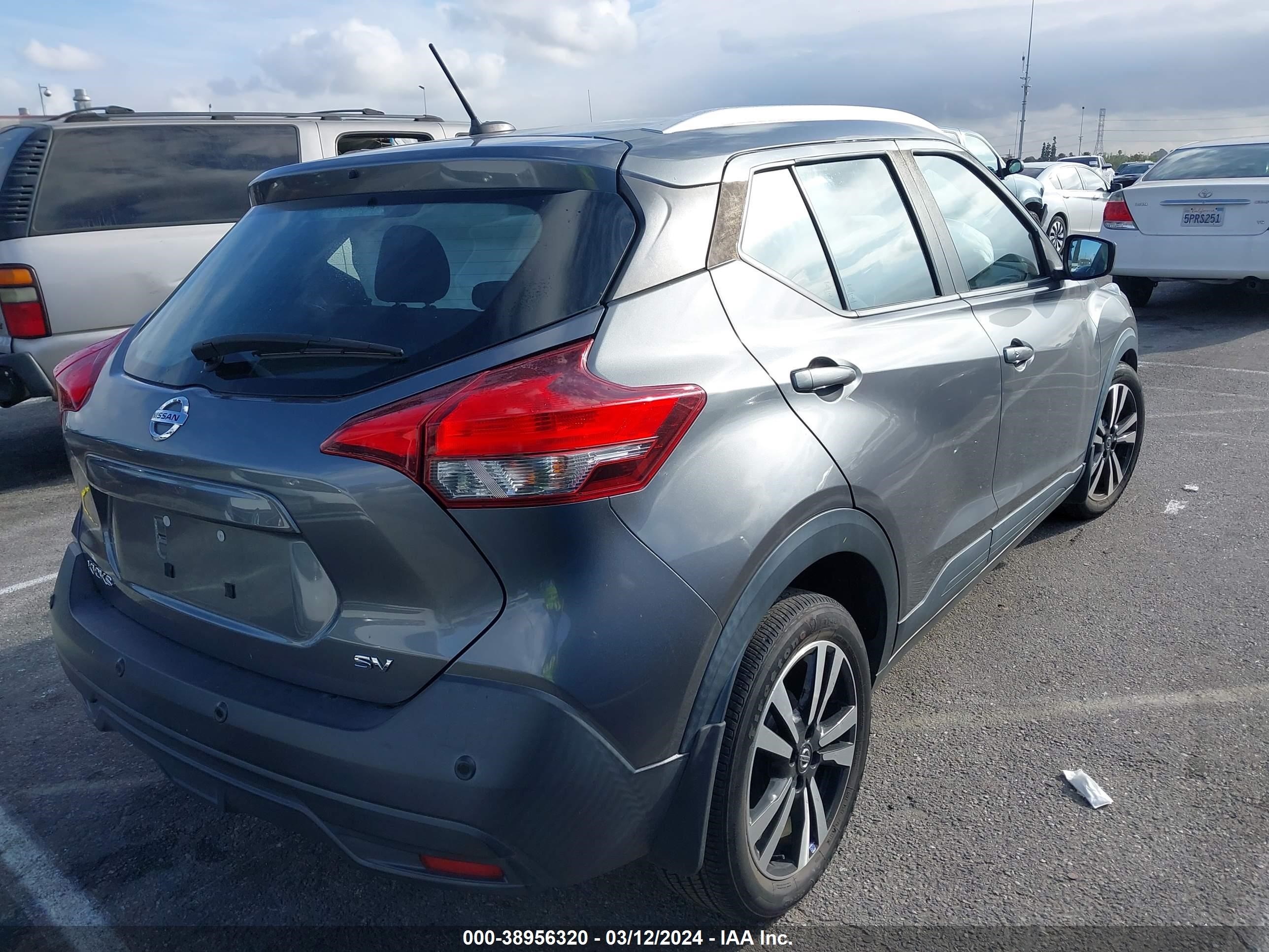 Photo 3 VIN: 3N1CP5CV5LL505703 - NISSAN KICKS 