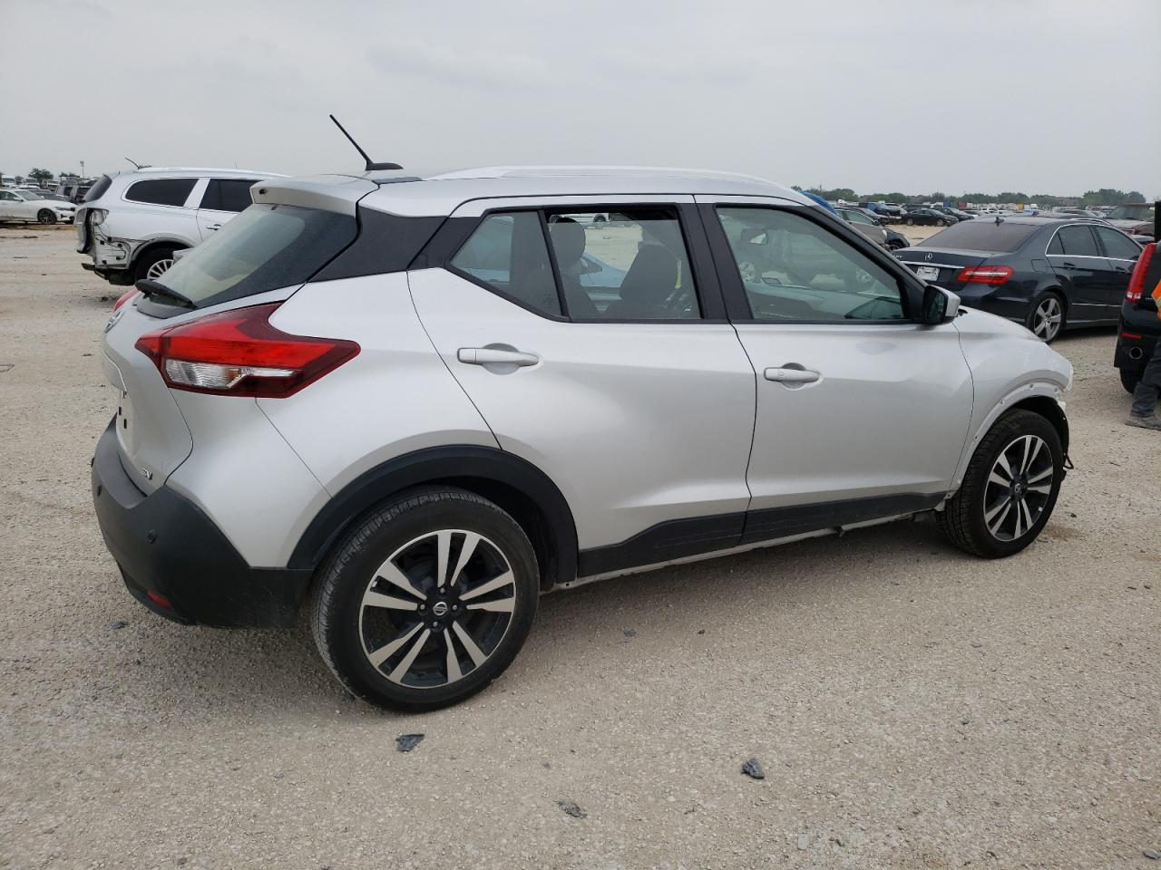 Photo 2 VIN: 3N1CP5CV5LL517236 - NISSAN KICKS 