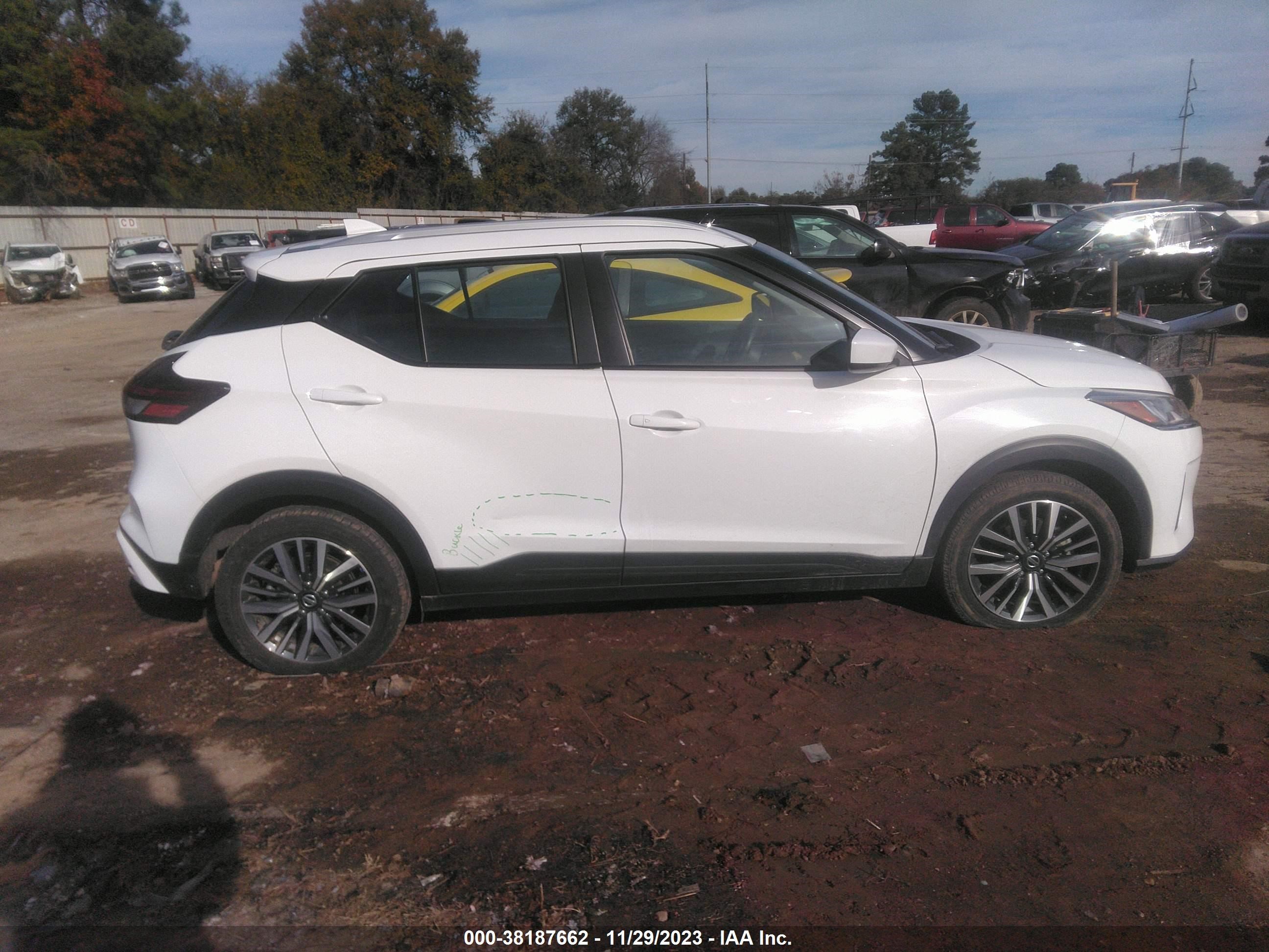 Photo 12 VIN: 3N1CP5CV5ML531574 - NISSAN KICKS 