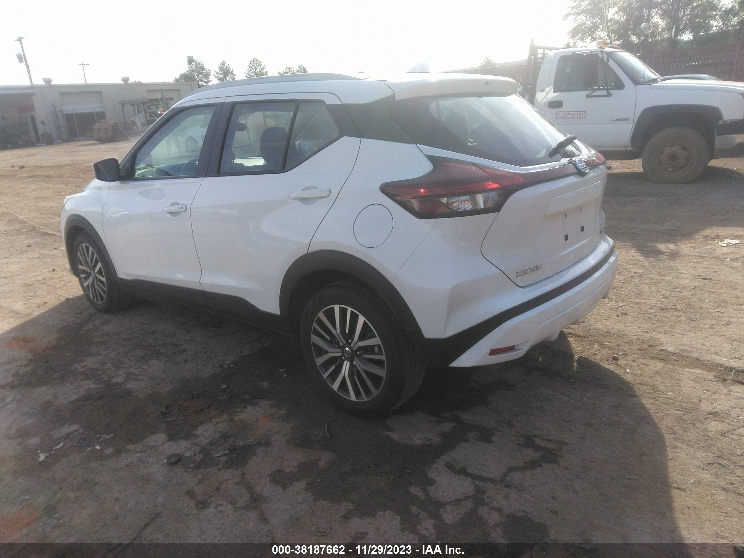 Photo 2 VIN: 3N1CP5CV5ML531574 - NISSAN KICKS 