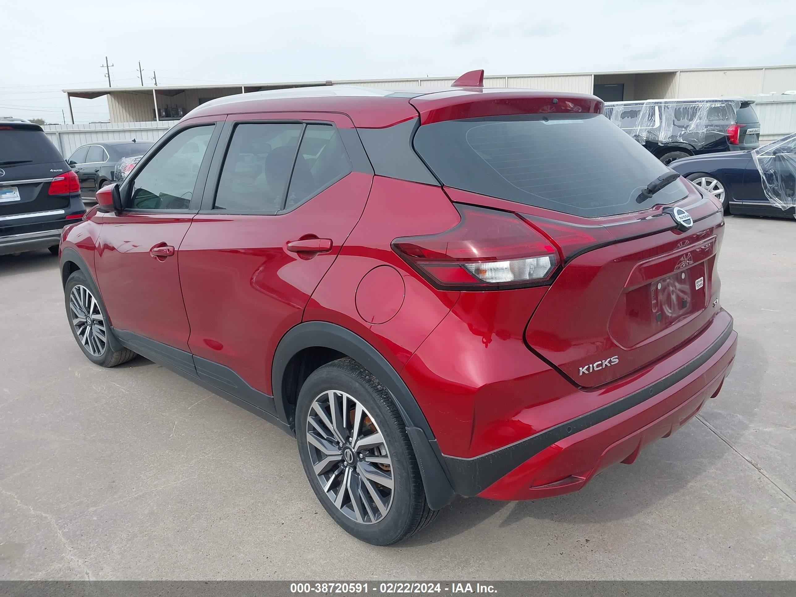 Photo 2 VIN: 3N1CP5CV5ML546530 - NISSAN KICKS 